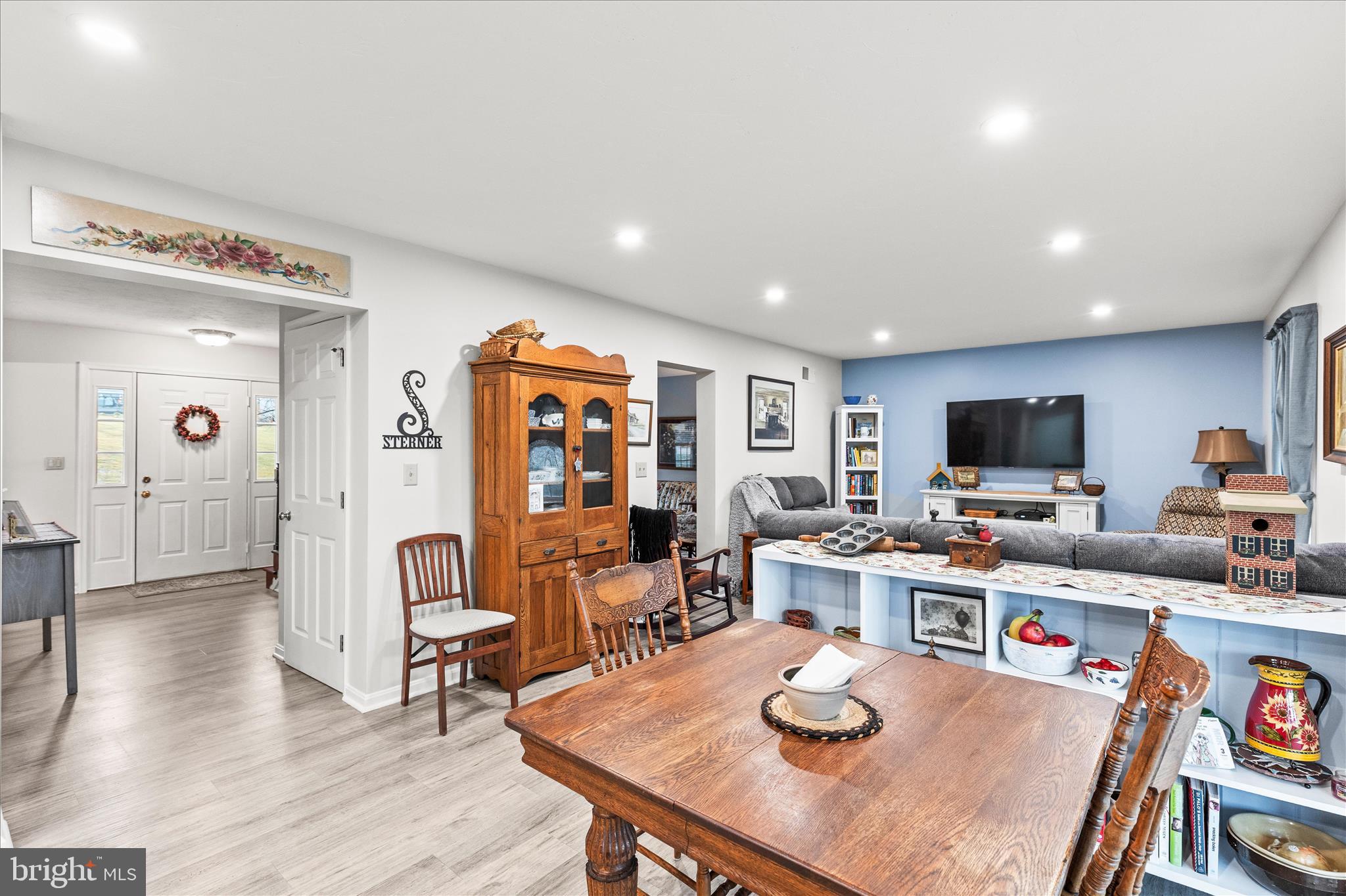 FOX CHASE - Residential