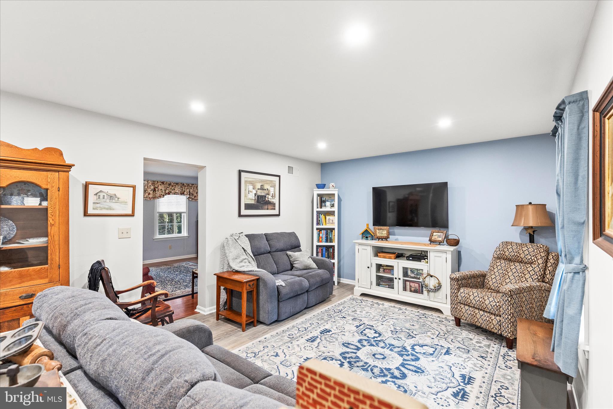 FOX CHASE - Residential