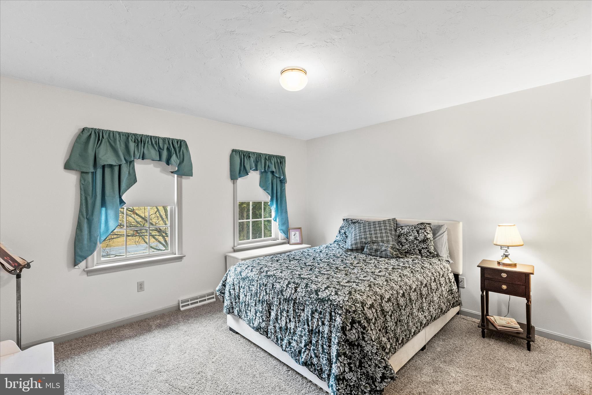 FOX CHASE - Residential