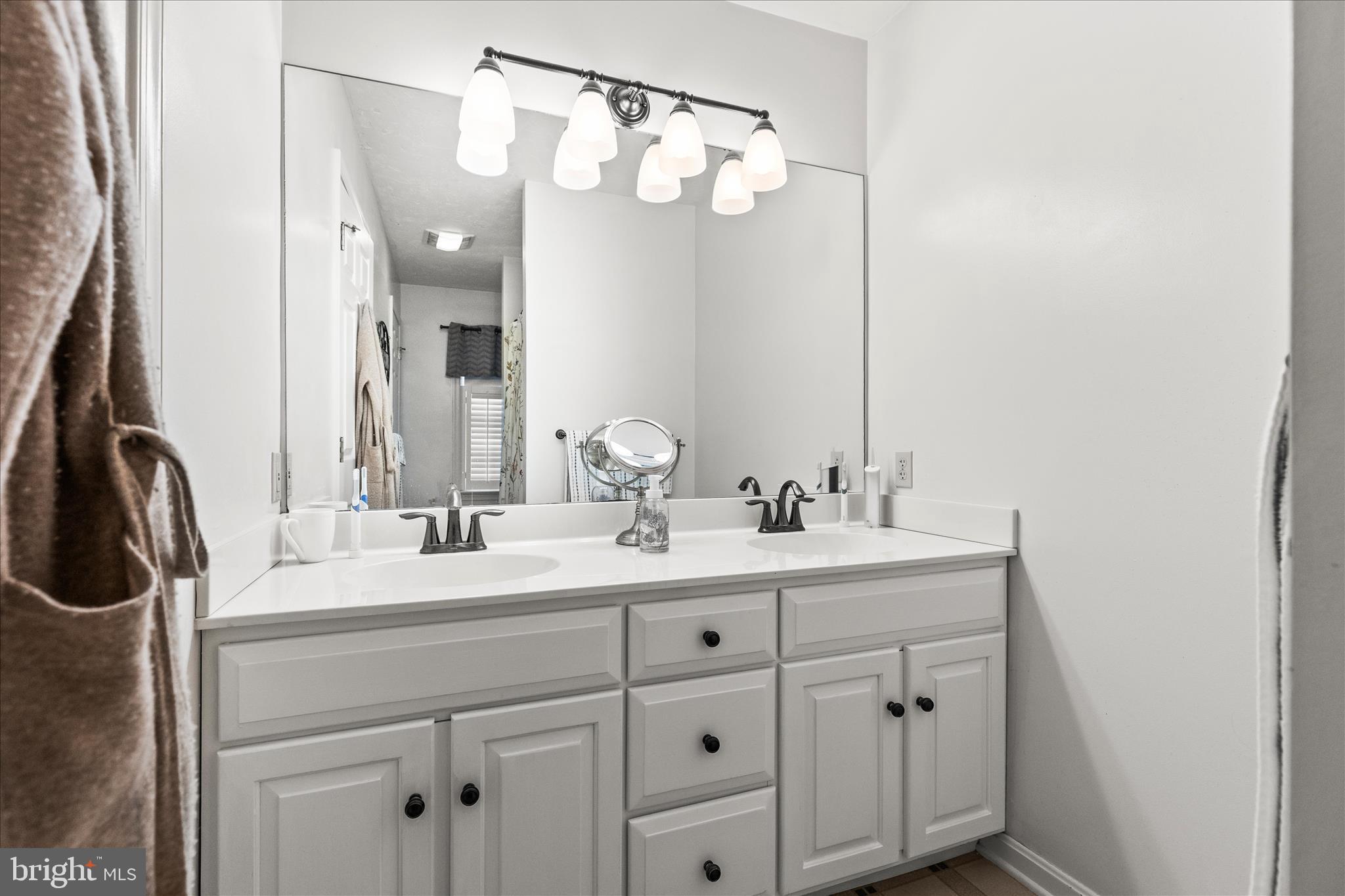 FOX CHASE - Residential