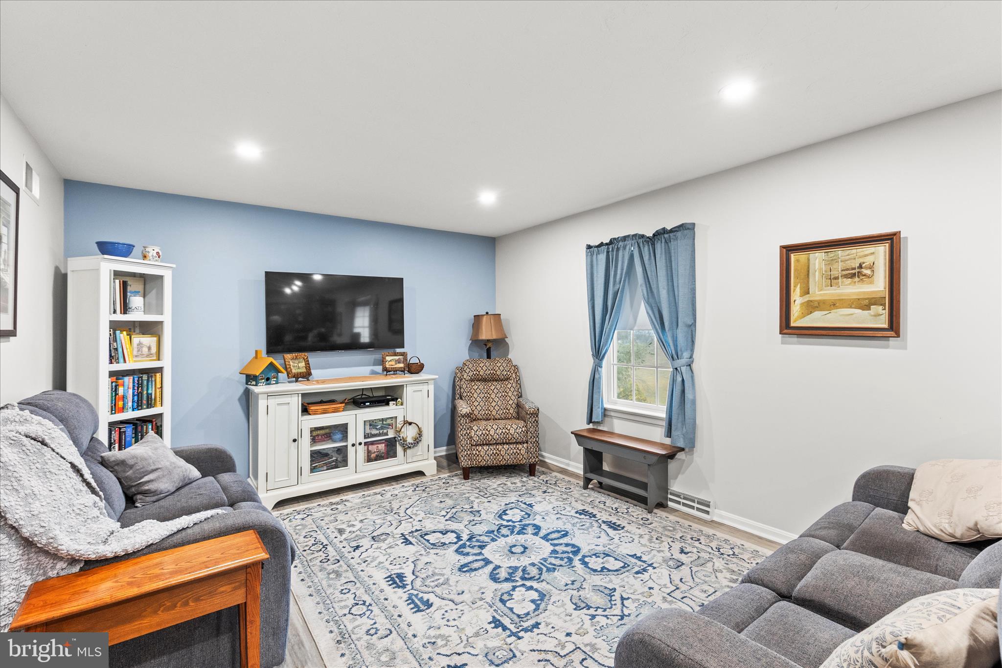 FOX CHASE - Residential