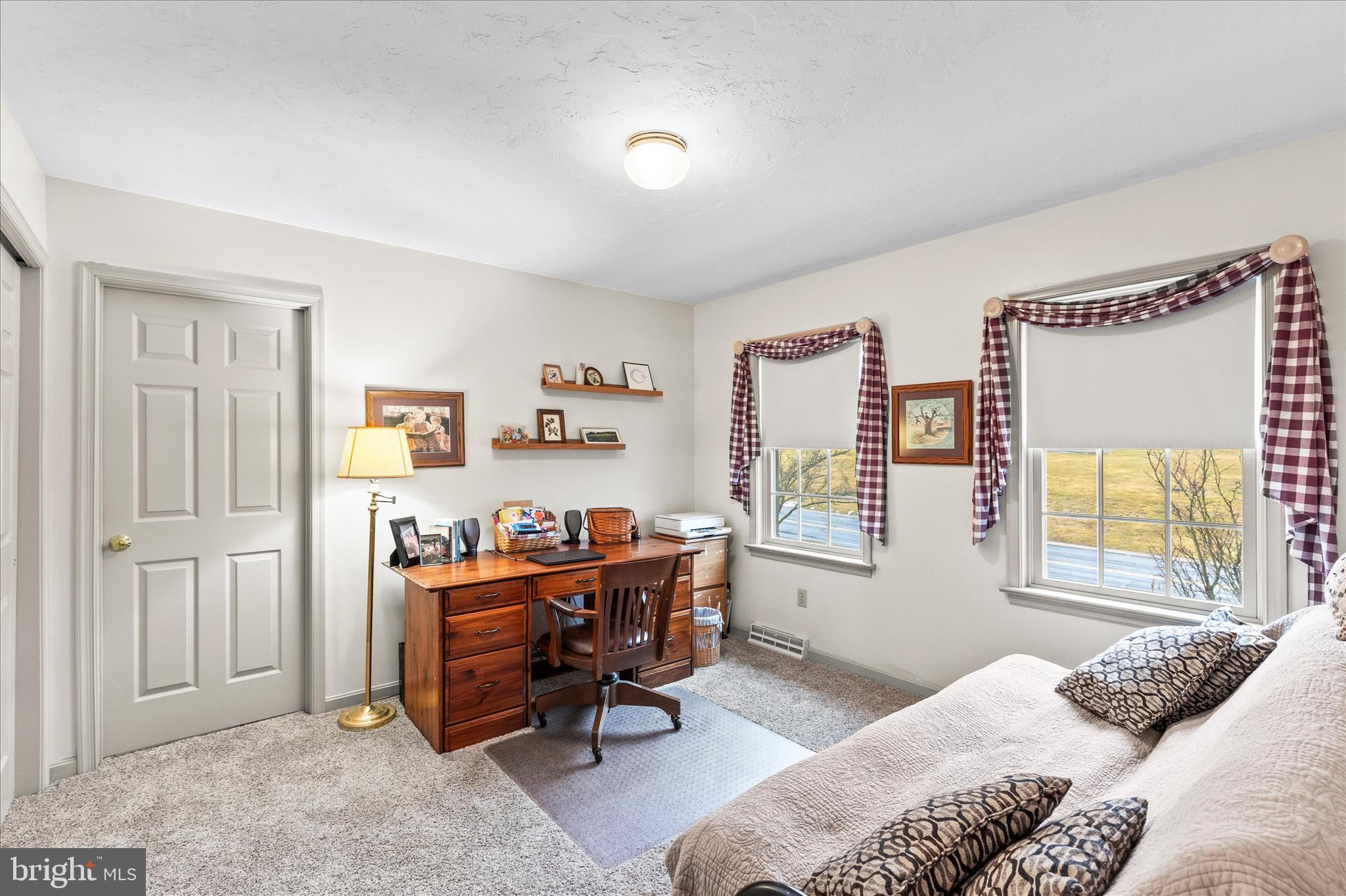 FOX CHASE - Residential