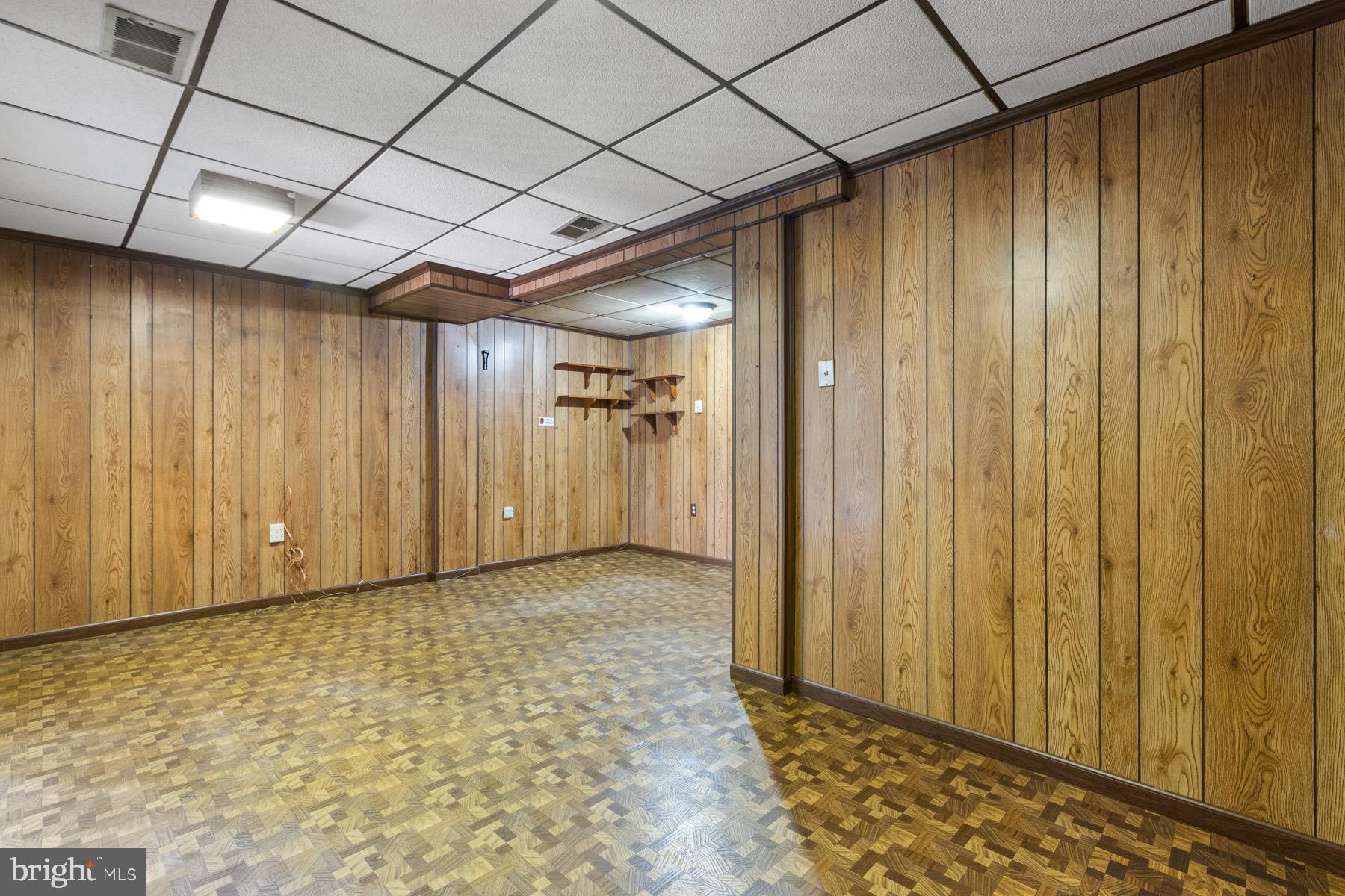 GLENARDEN FOREST - Residential