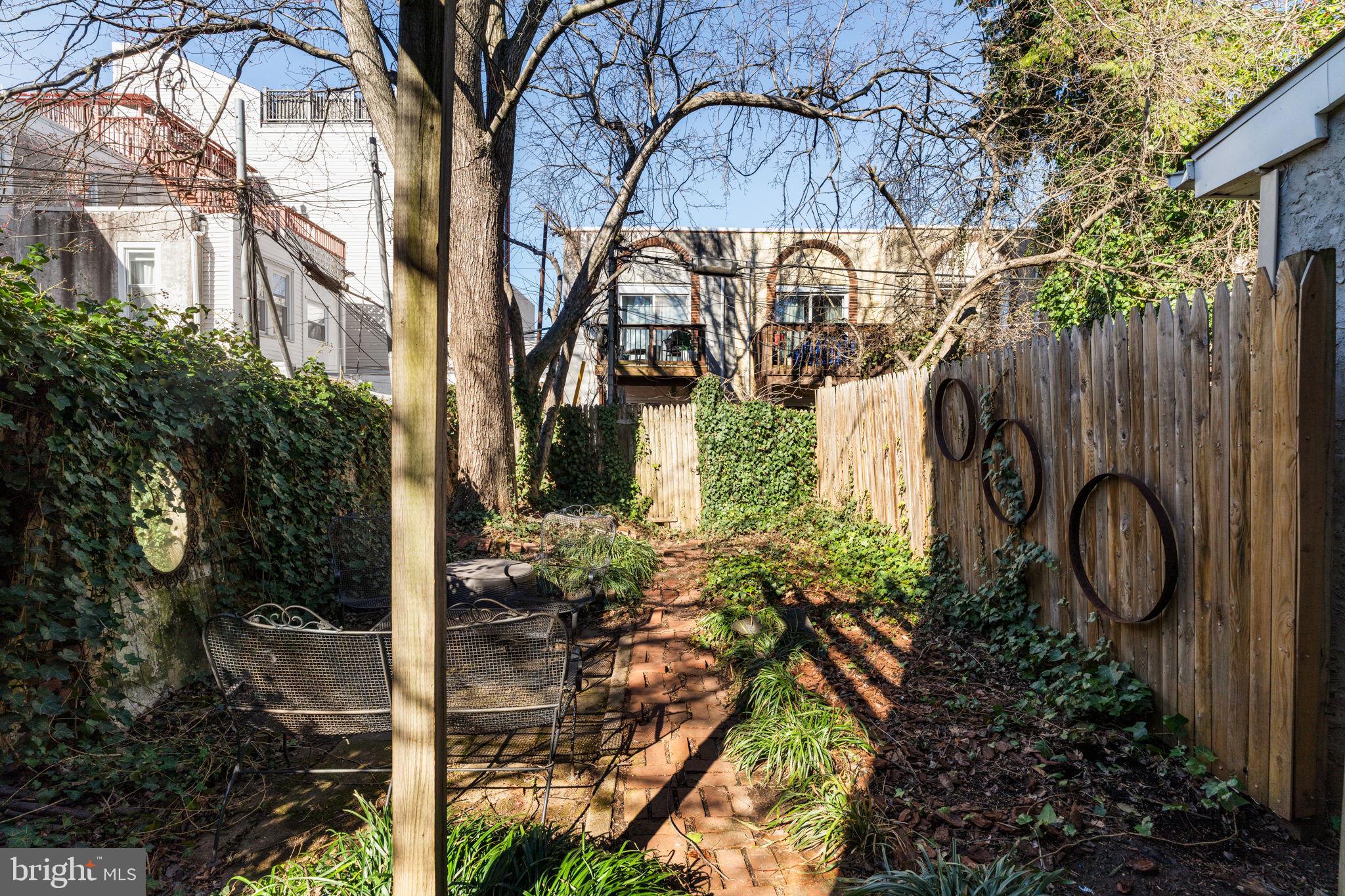 FAIRMOUNT - Residential