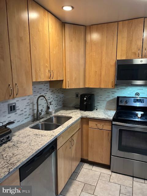 MILL CRK TOWNE EAST - Residential Lease