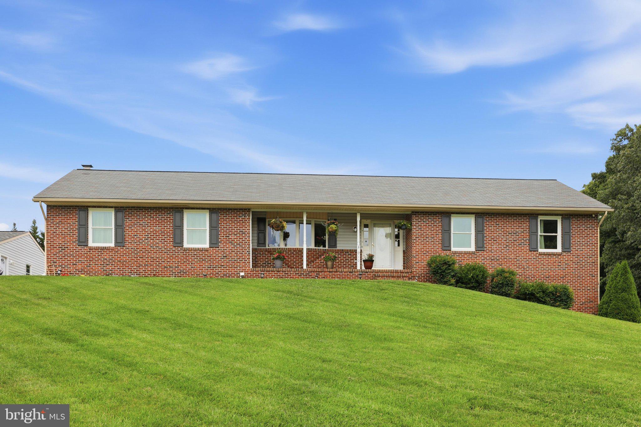 2910 CLEAR HILL LANE