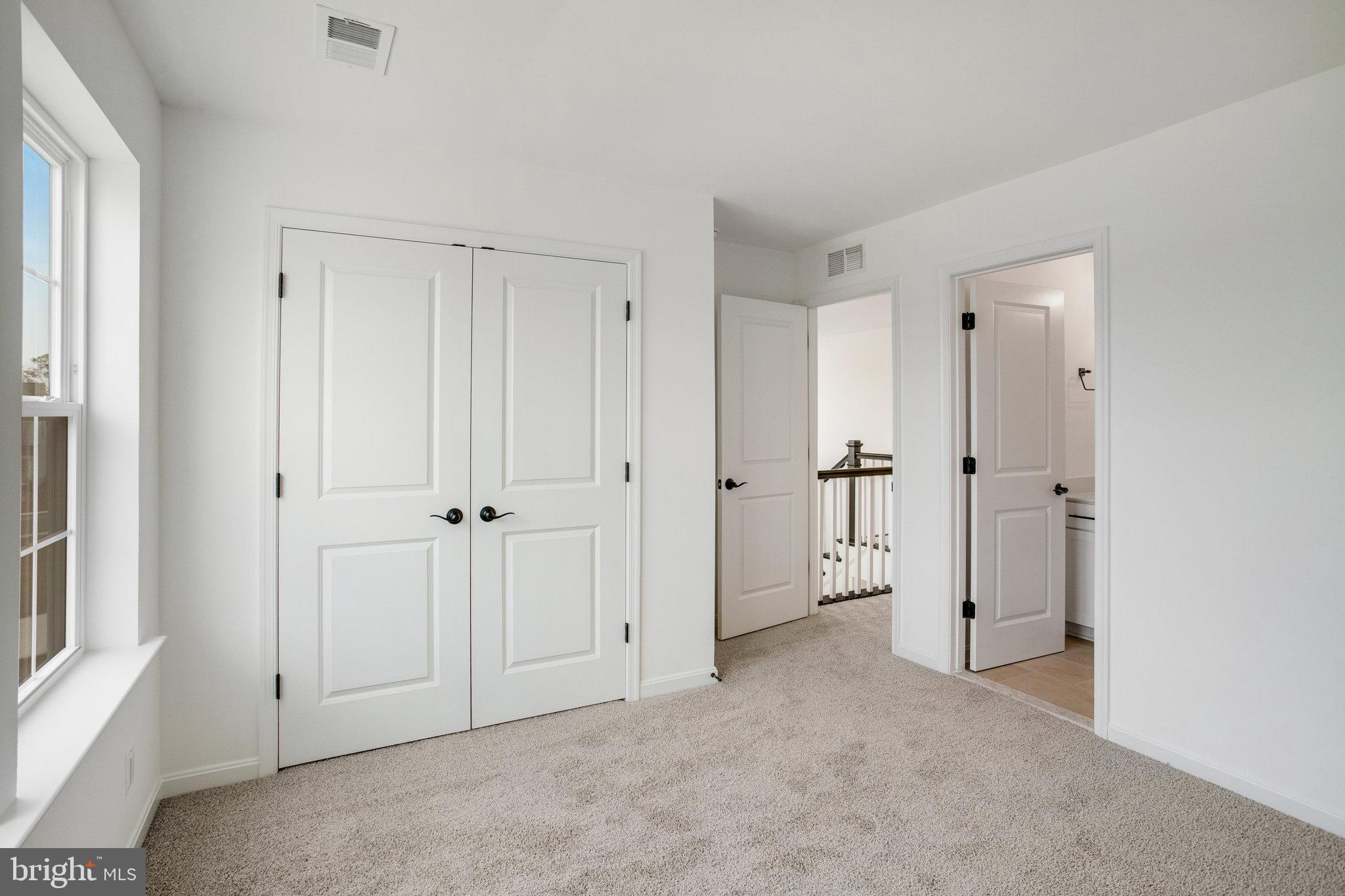 WHITE OAK RESERVE - Residential