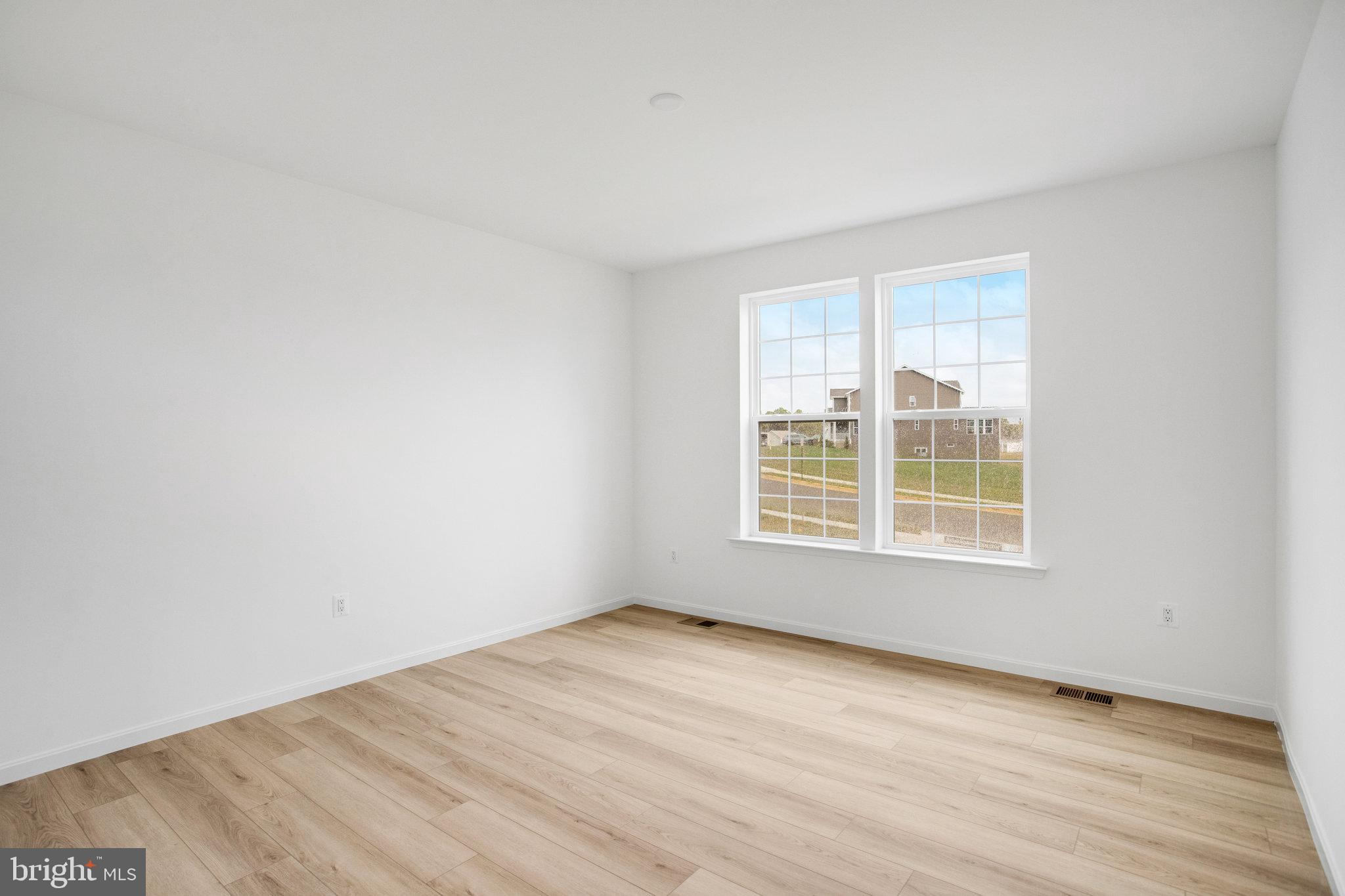 WHITE OAK RESERVE - Residential