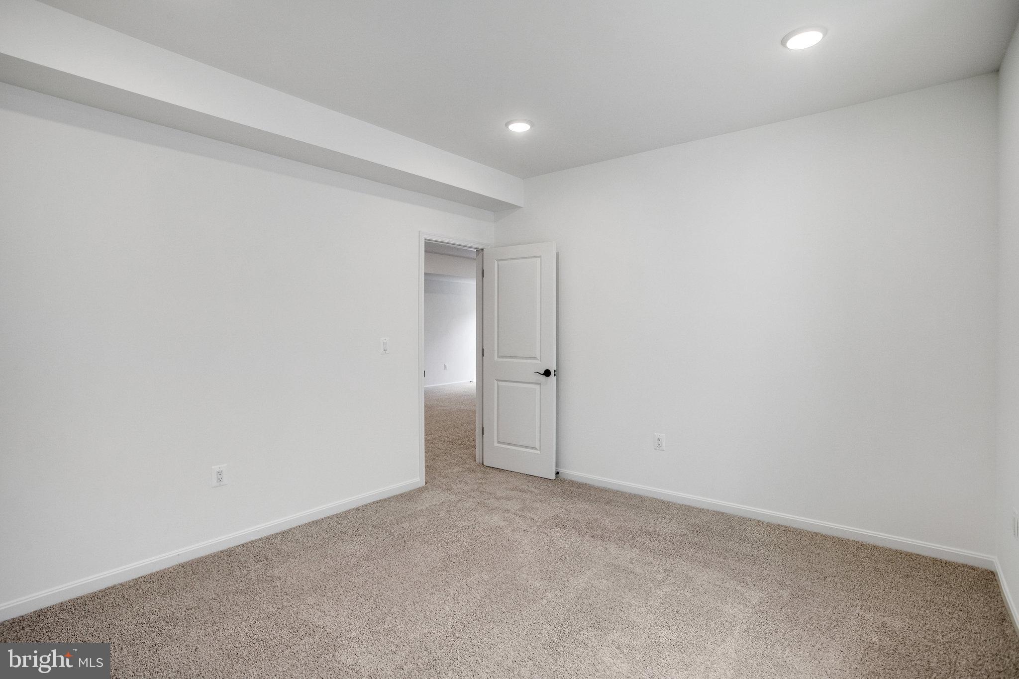 WHITE OAK RESERVE - Residential