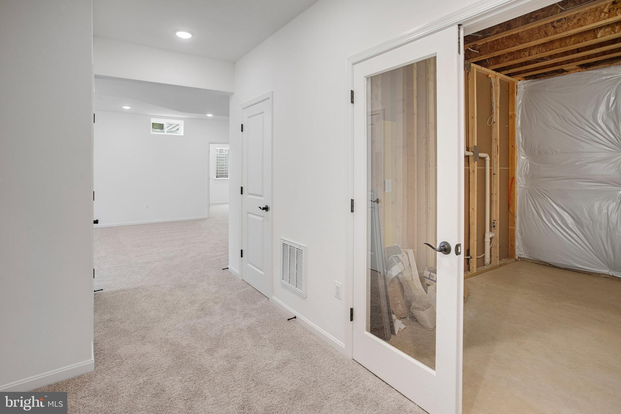 WHITE OAK RESERVE - Residential