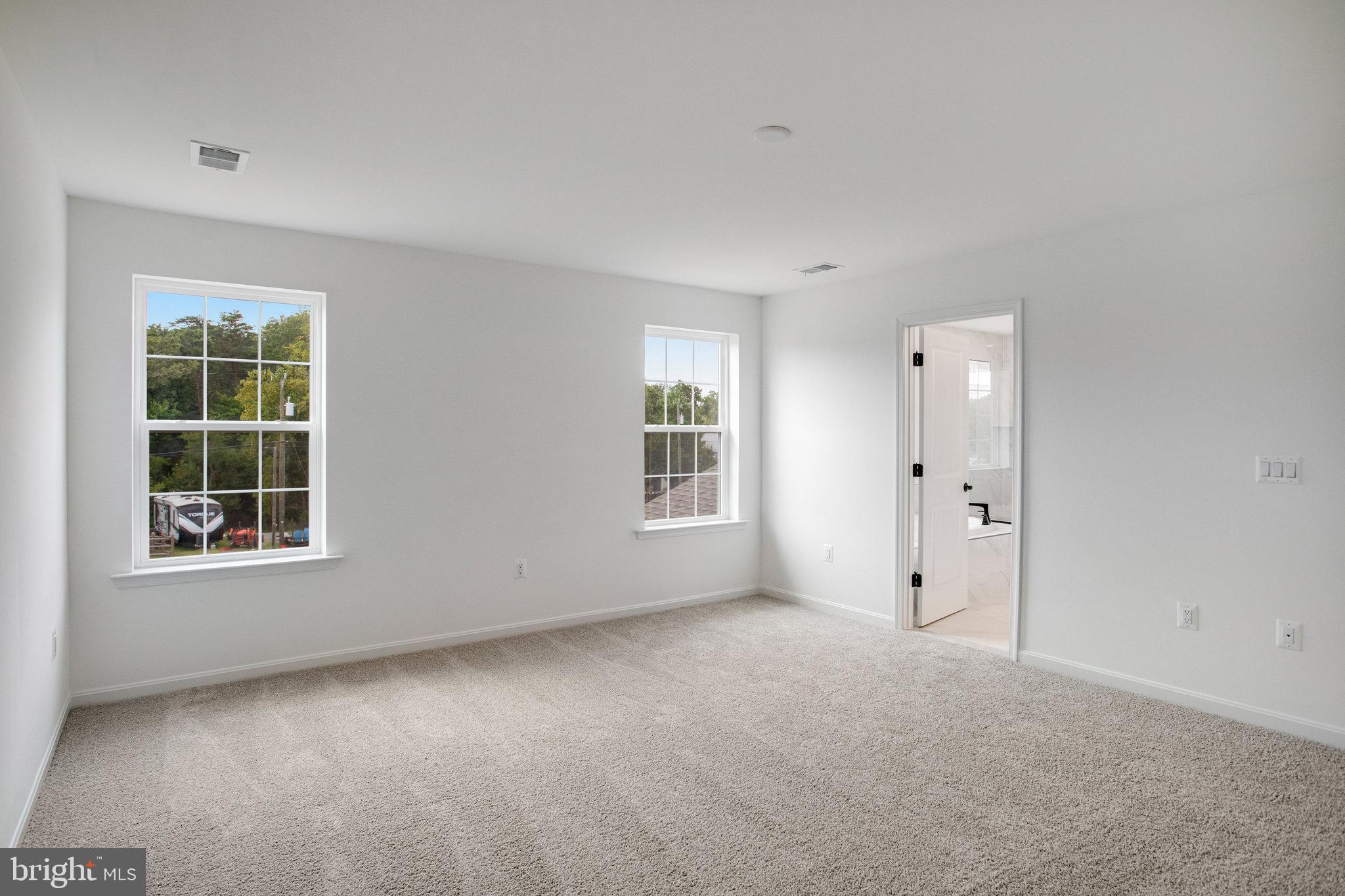 WHITE OAK RESERVE - Residential