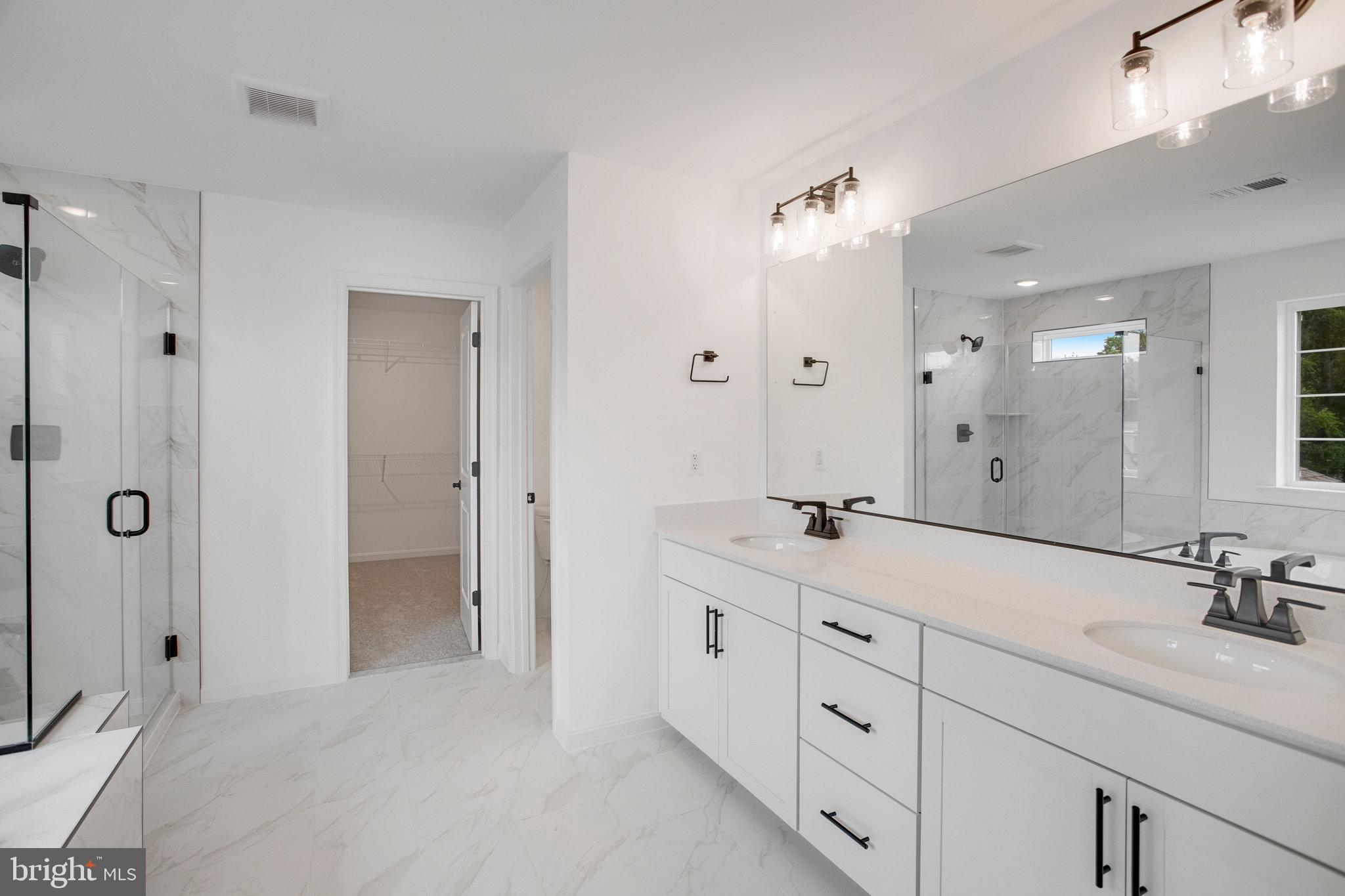 WHITE OAK RESERVE - Residential