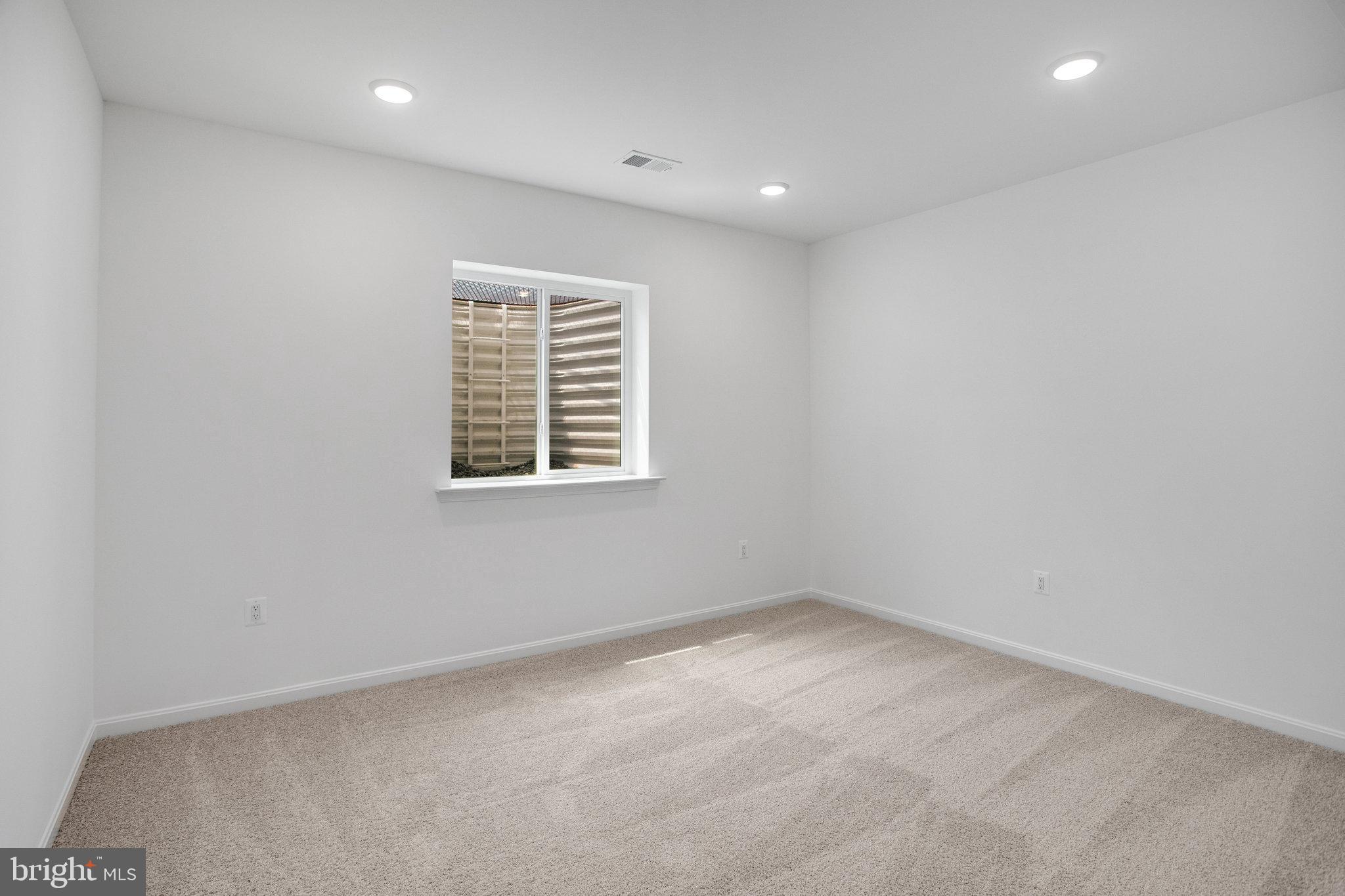 WHITE OAK RESERVE - Residential