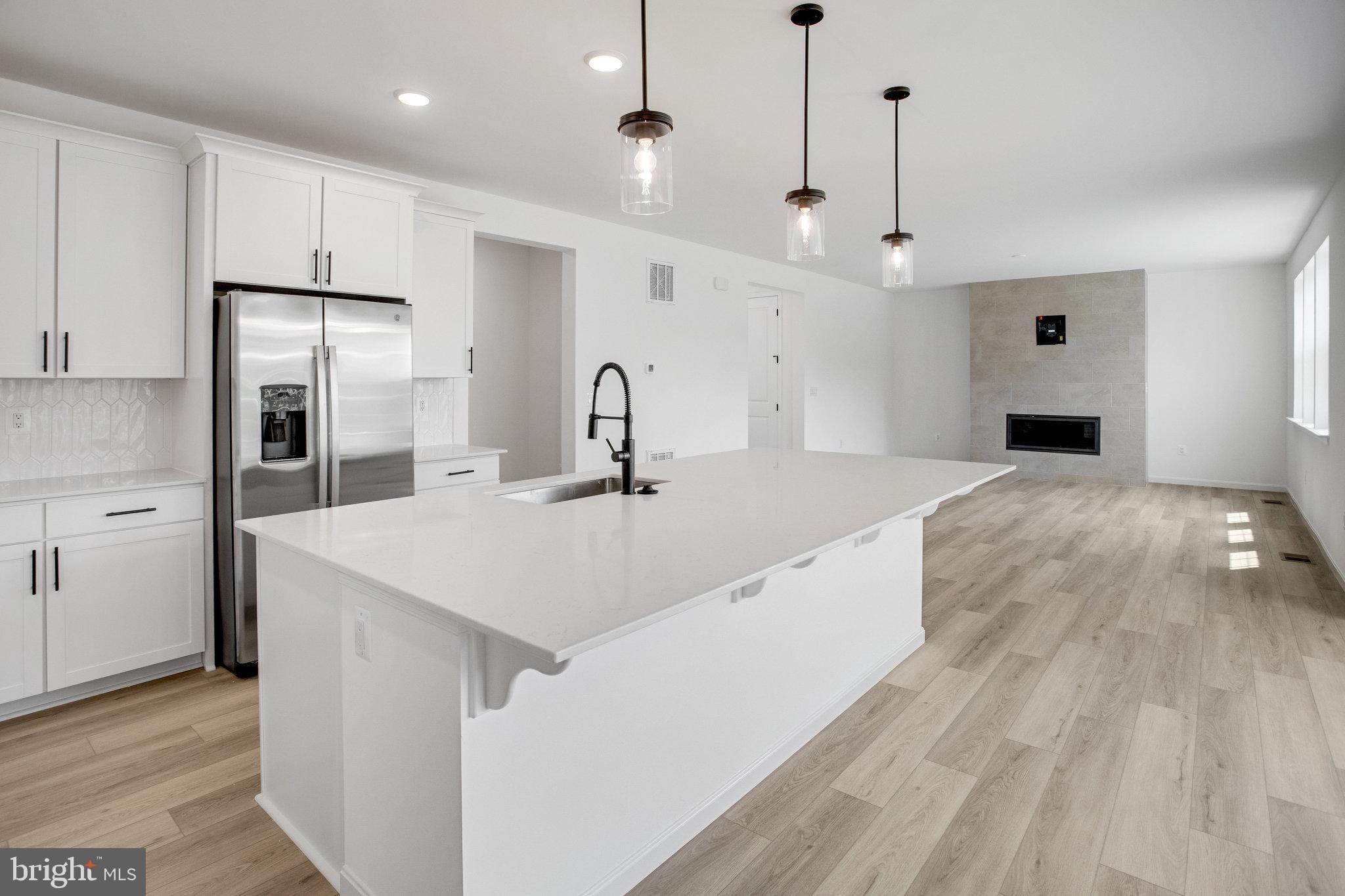 WHITE OAK RESERVE - Residential