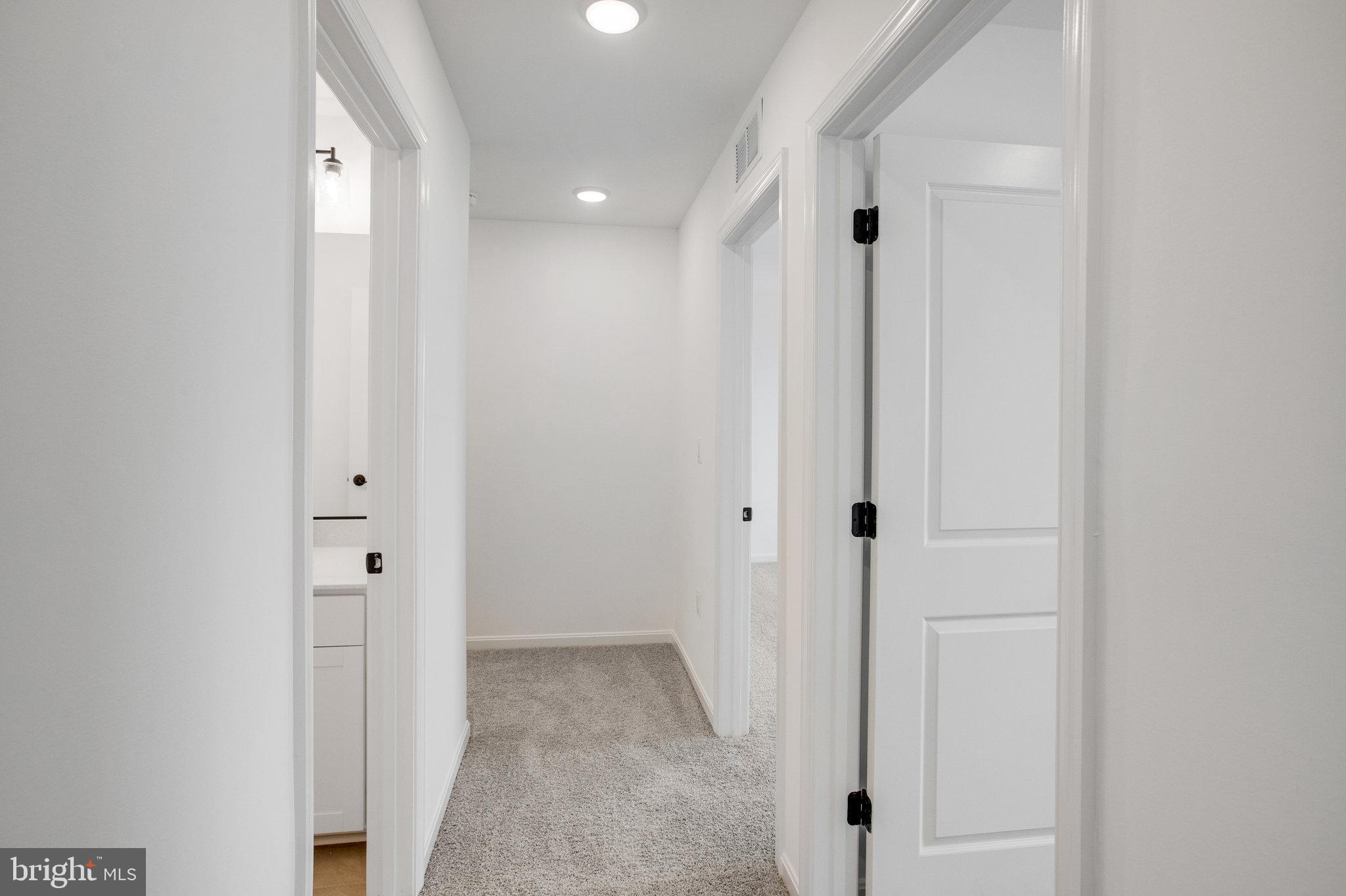 WHITE OAK RESERVE - Residential