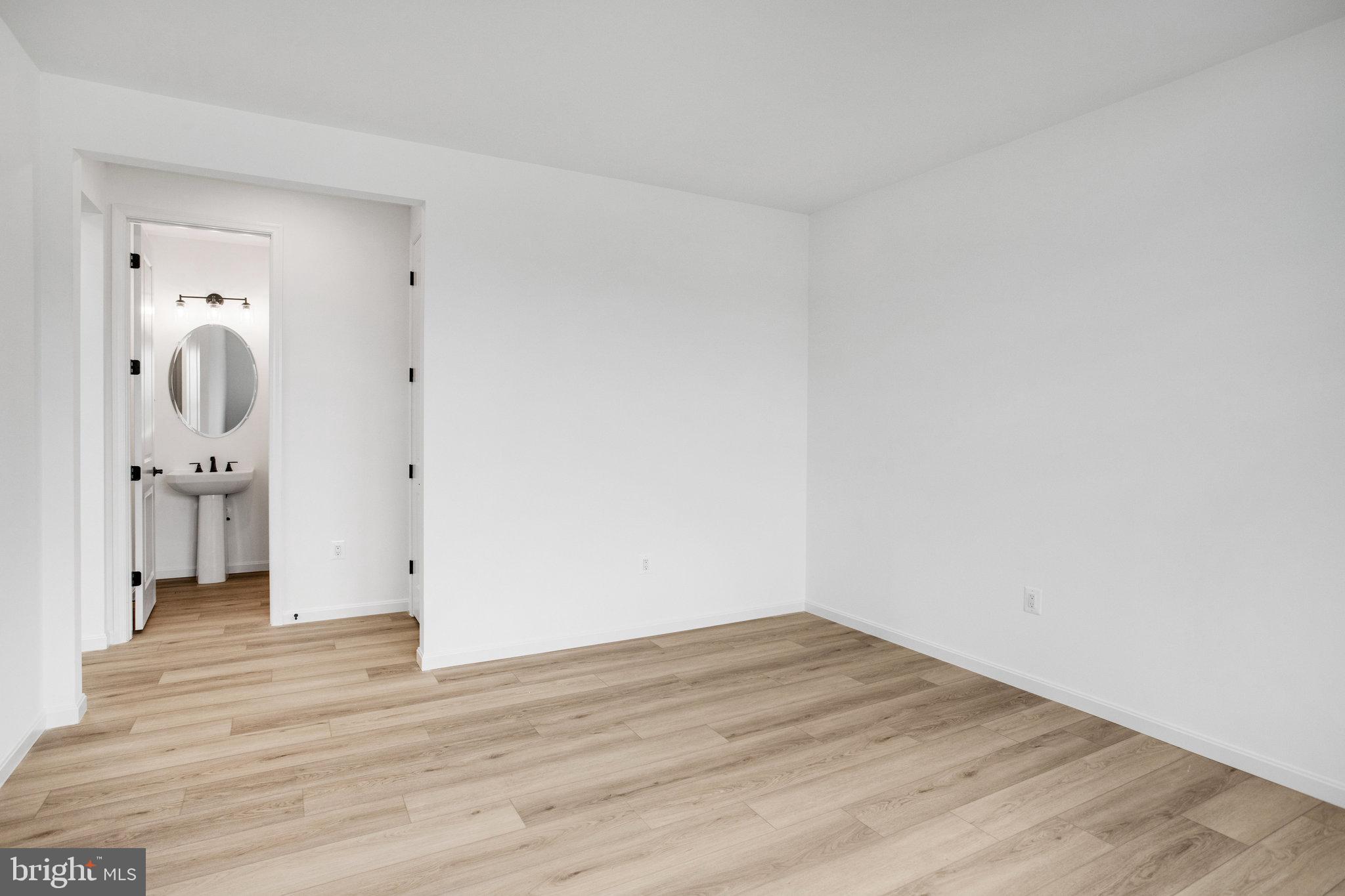 WHITE OAK RESERVE - Residential