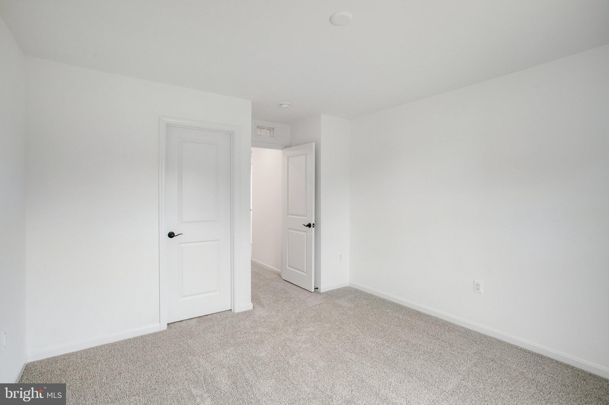 WHITE OAK RESERVE - Residential