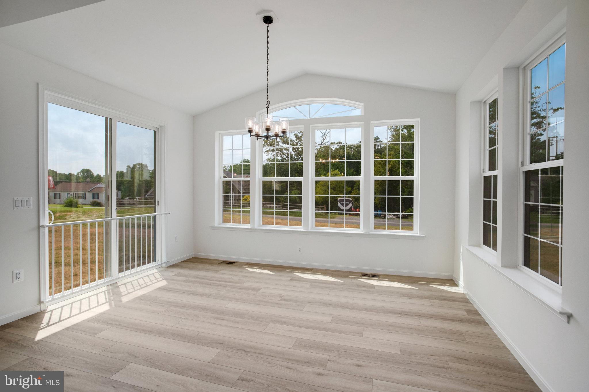 WHITE OAK RESERVE - Residential