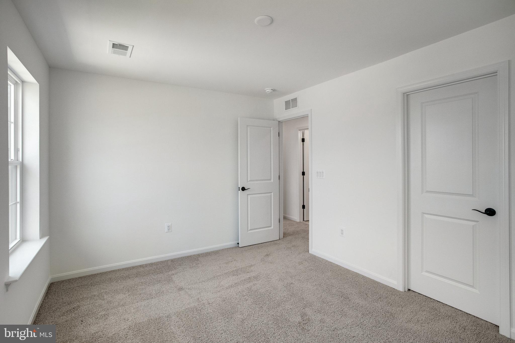 WHITE OAK RESERVE - Residential