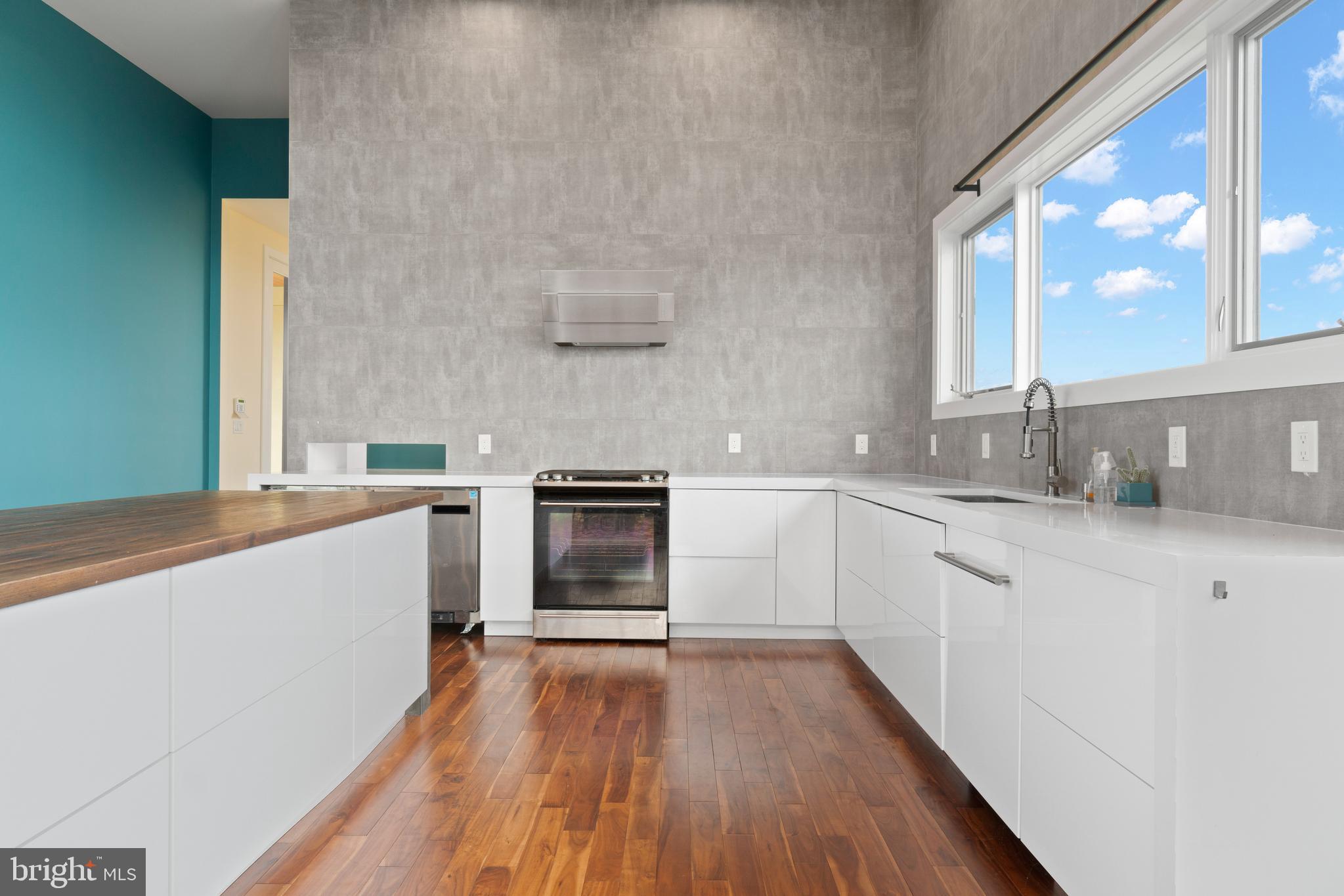 LIZZIE MILL RD - Residential