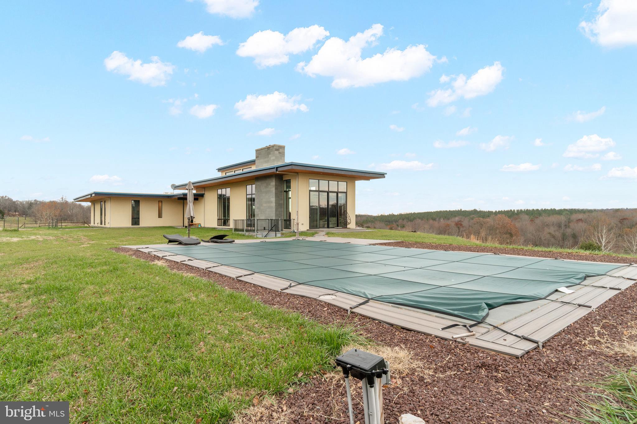 LIZZIE MILL RD - Residential