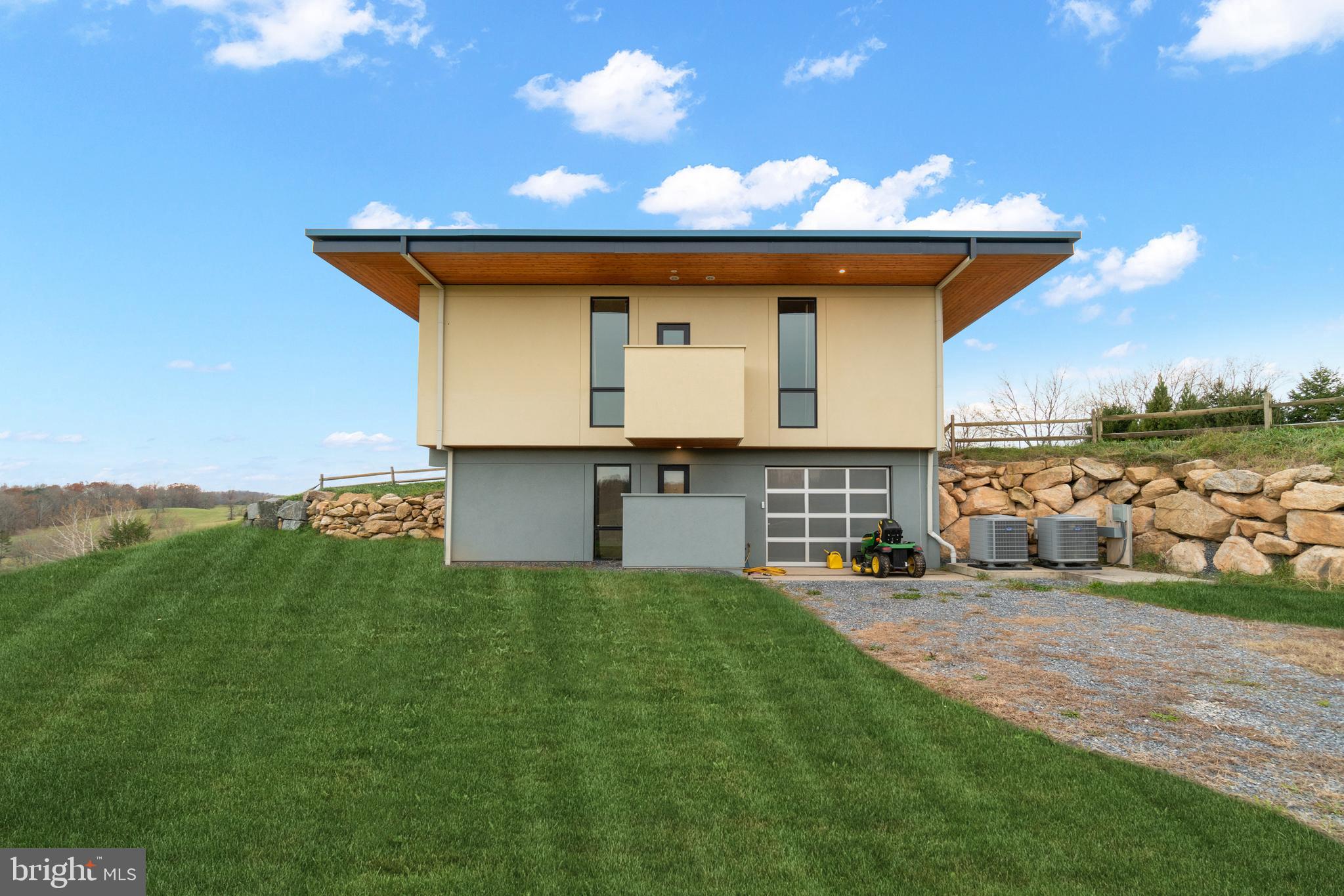 LIZZIE MILL RD - Residential