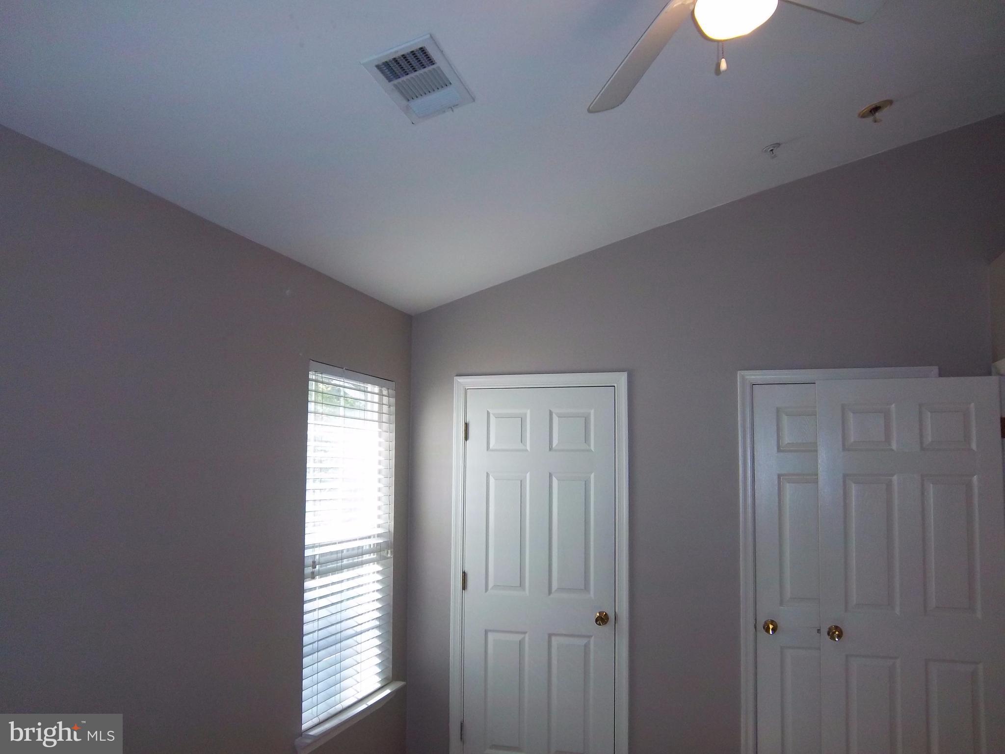 SOUTH HAMPTON SUB - Residential Lease