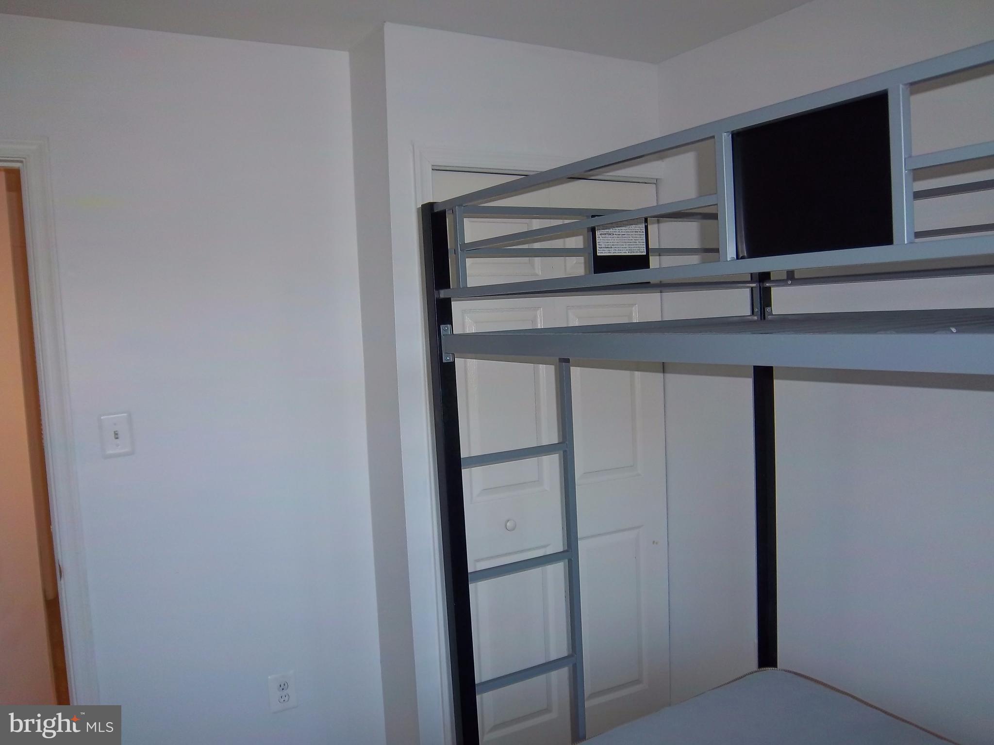 SOUTH HAMPTON SUB - Residential Lease