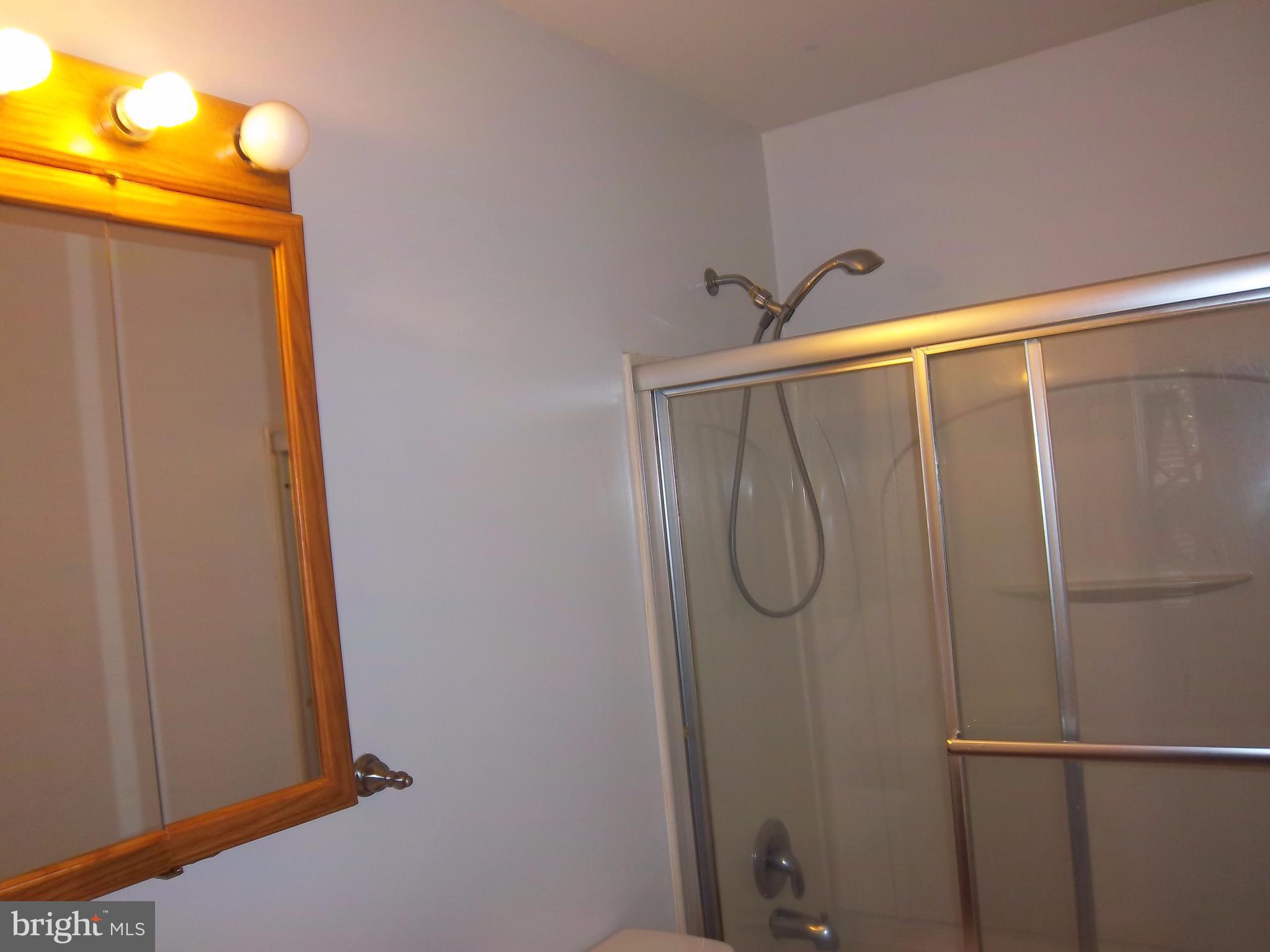 SOUTH HAMPTON SUB - Residential Lease