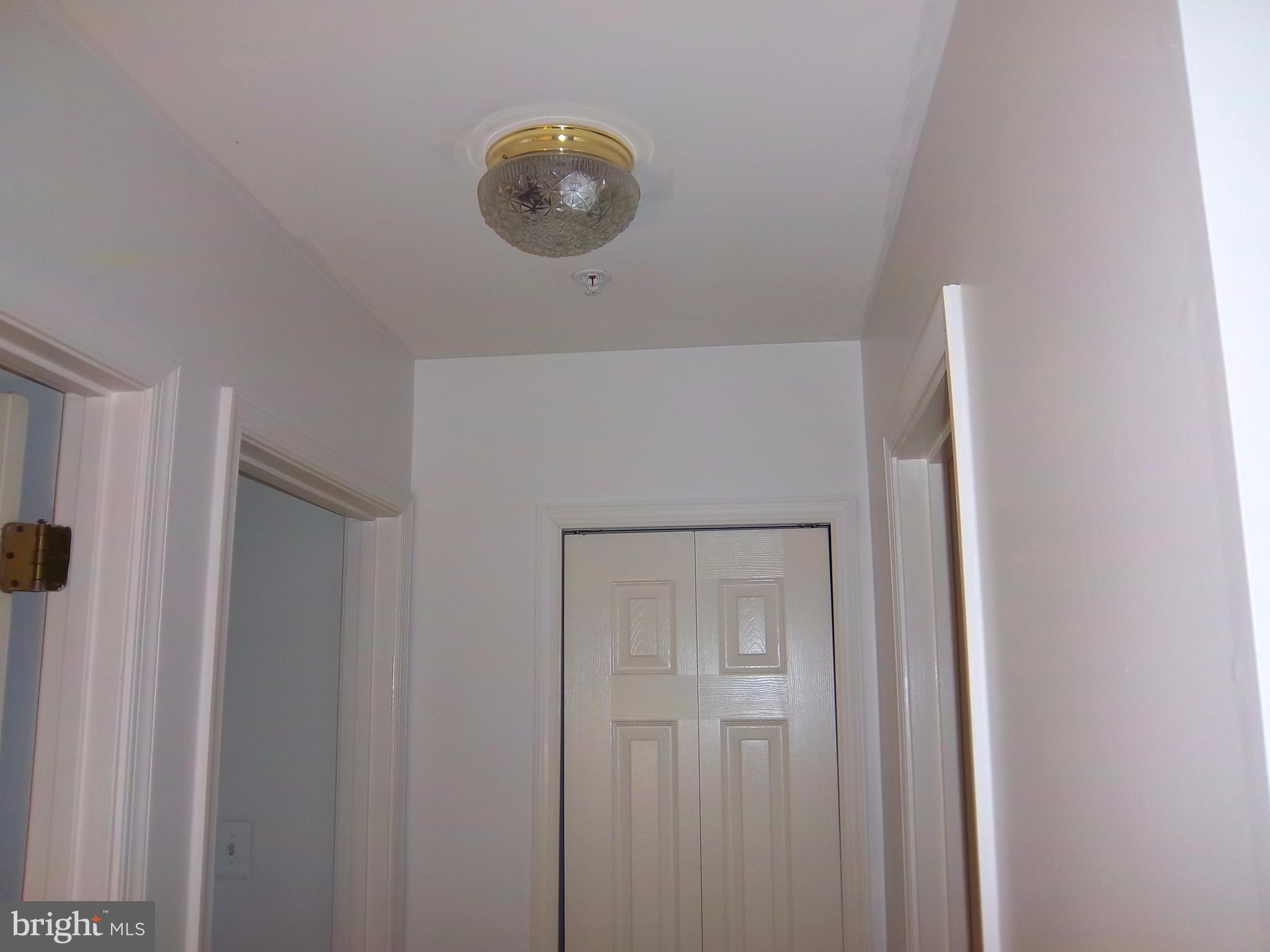 SOUTH HAMPTON SUB - Residential Lease