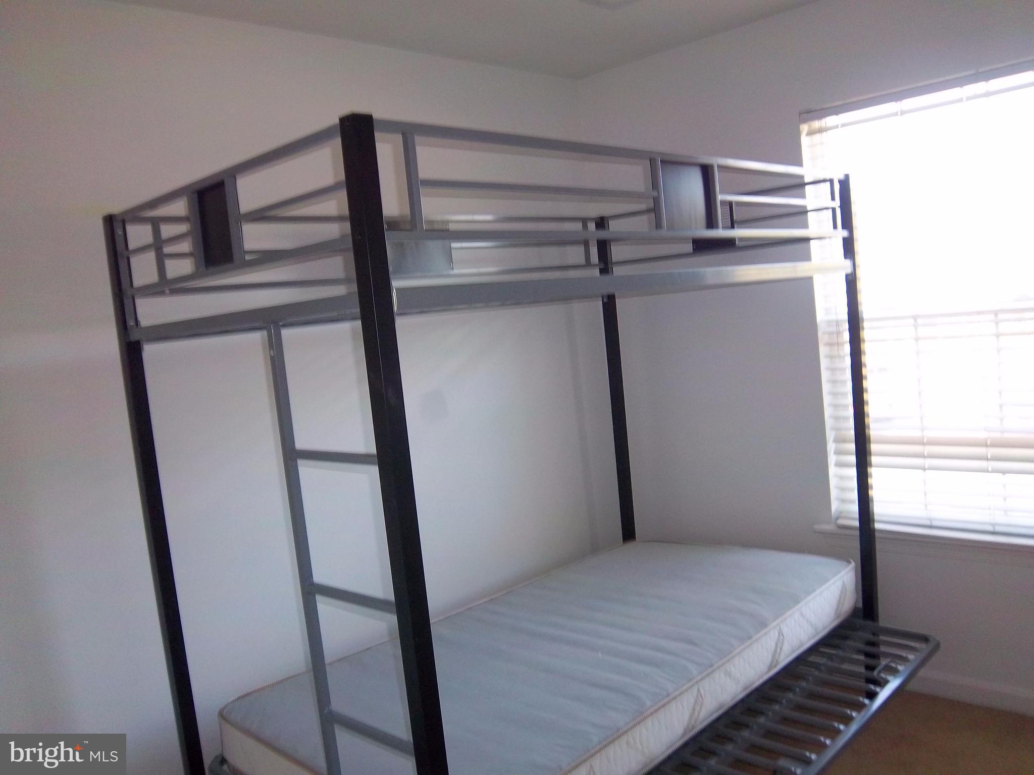 SOUTH HAMPTON SUB - Residential Lease