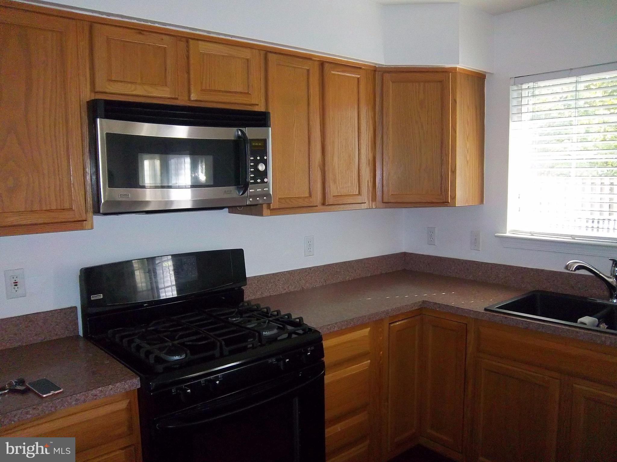 SOUTH HAMPTON SUB - Residential Lease