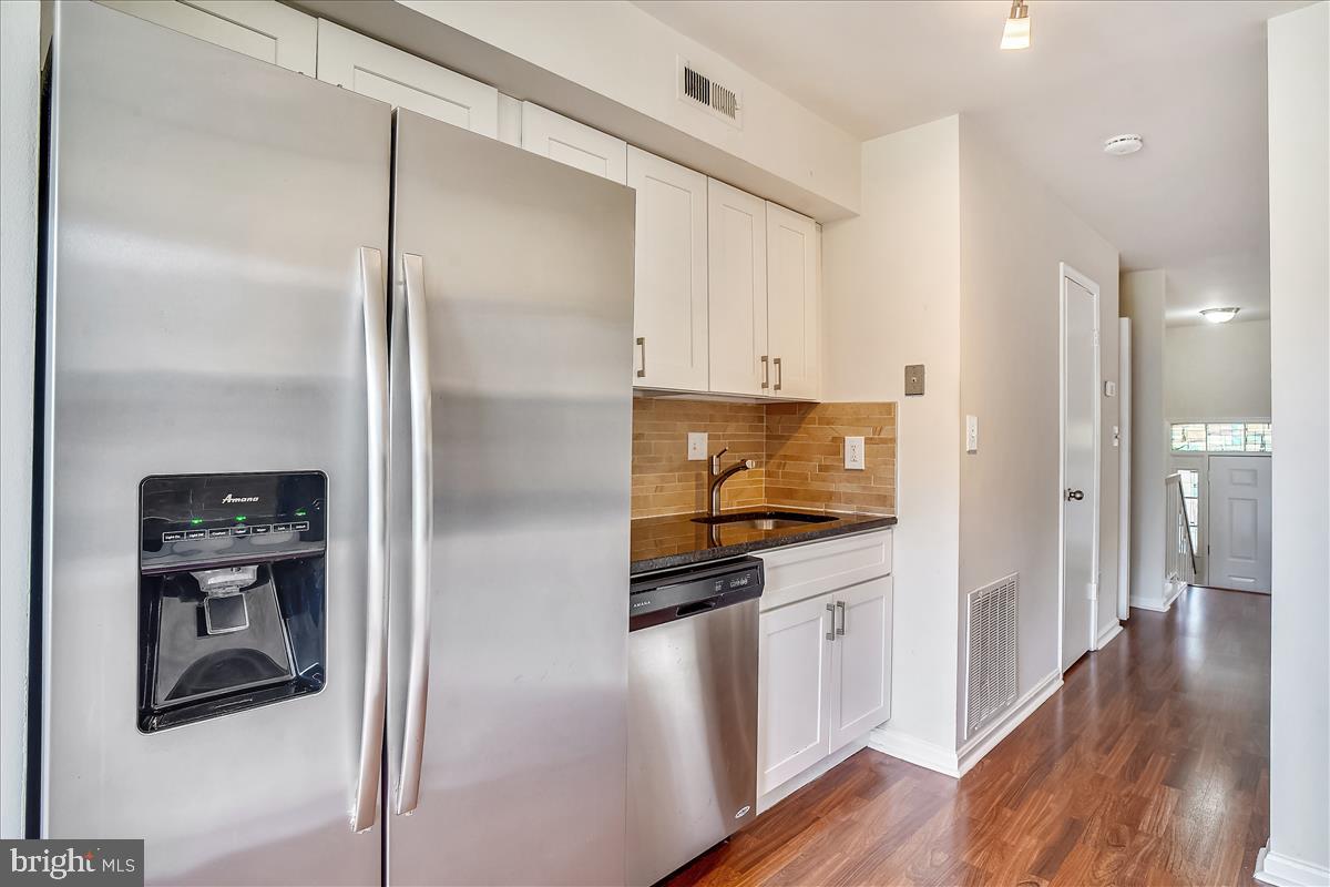 8830 THOMAS LEA