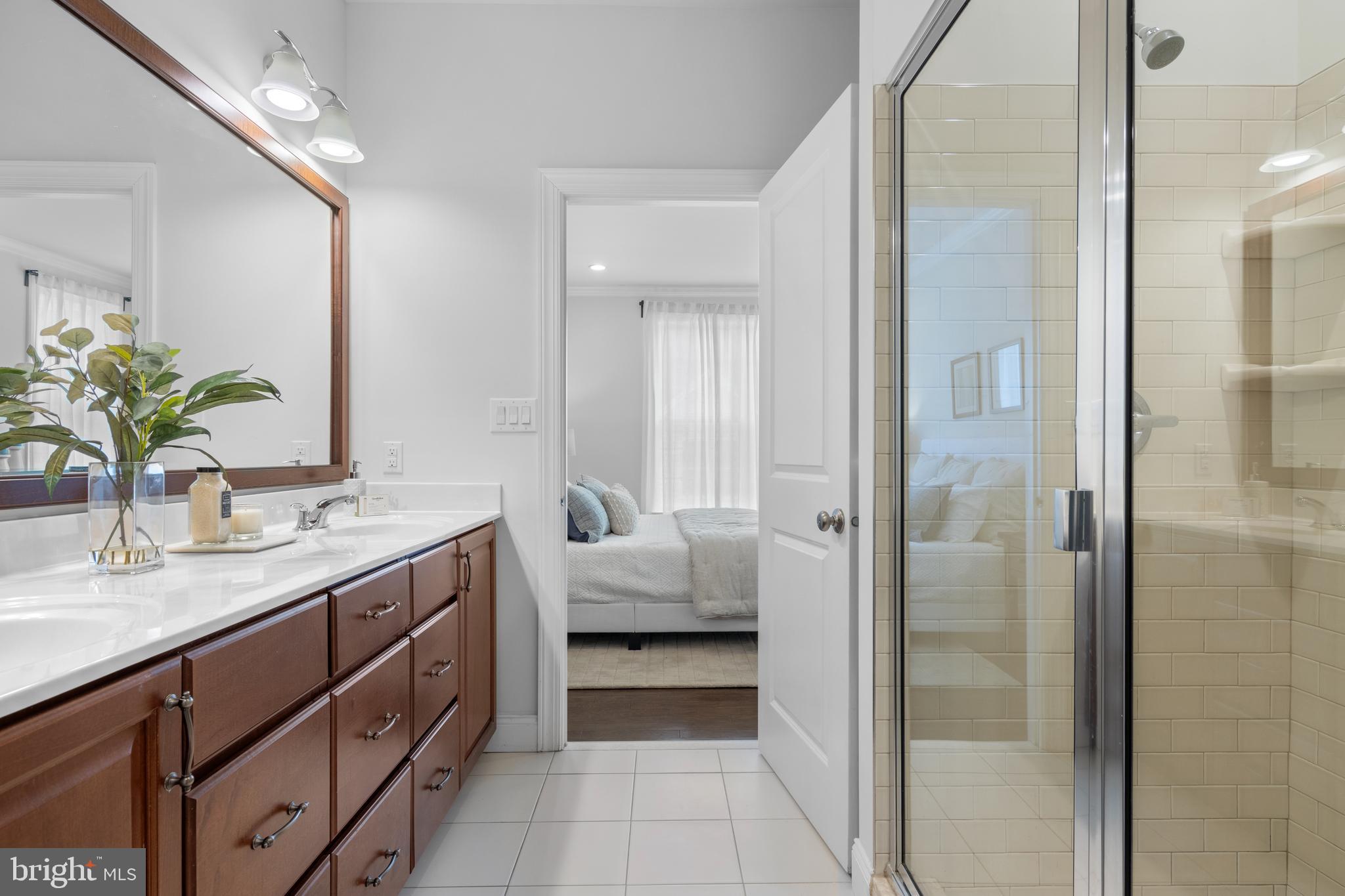 OAKS AT LAFAYETTE HILL - Residential