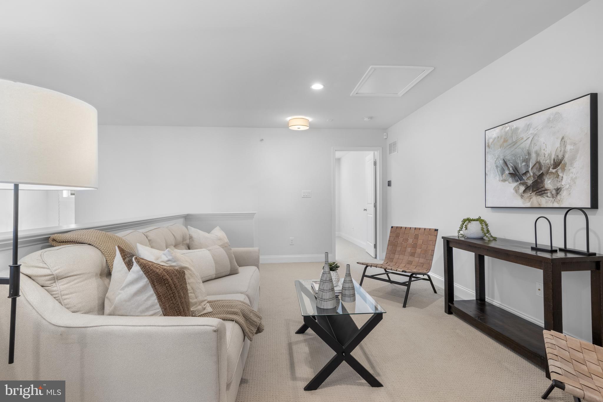 OAKS AT LAFAYETTE HILL - Residential