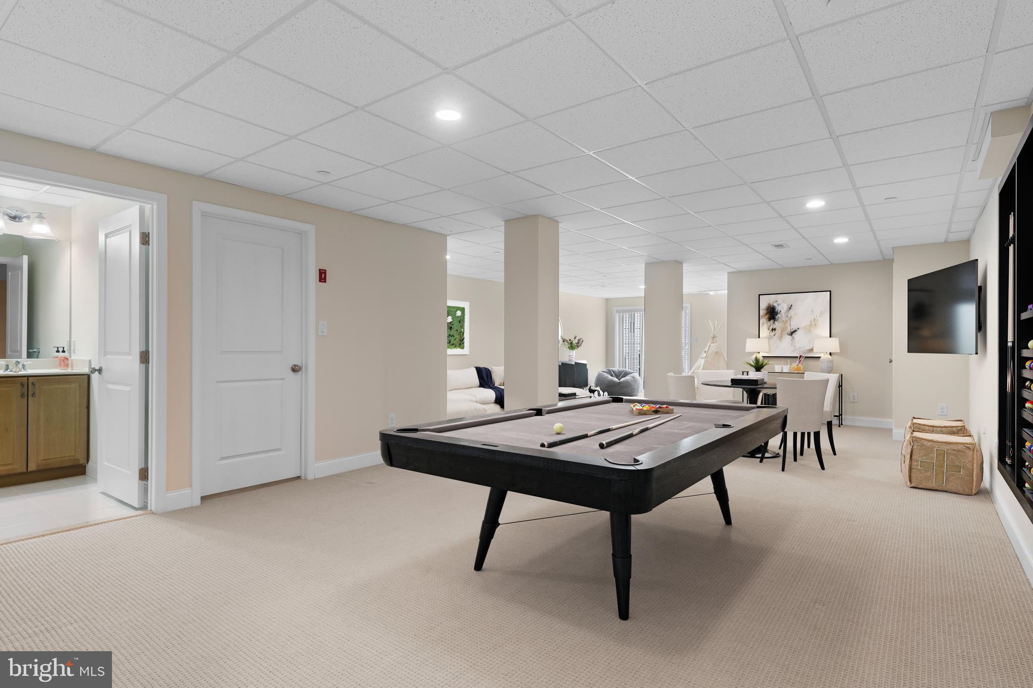 OAKS AT LAFAYETTE HILL - Residential