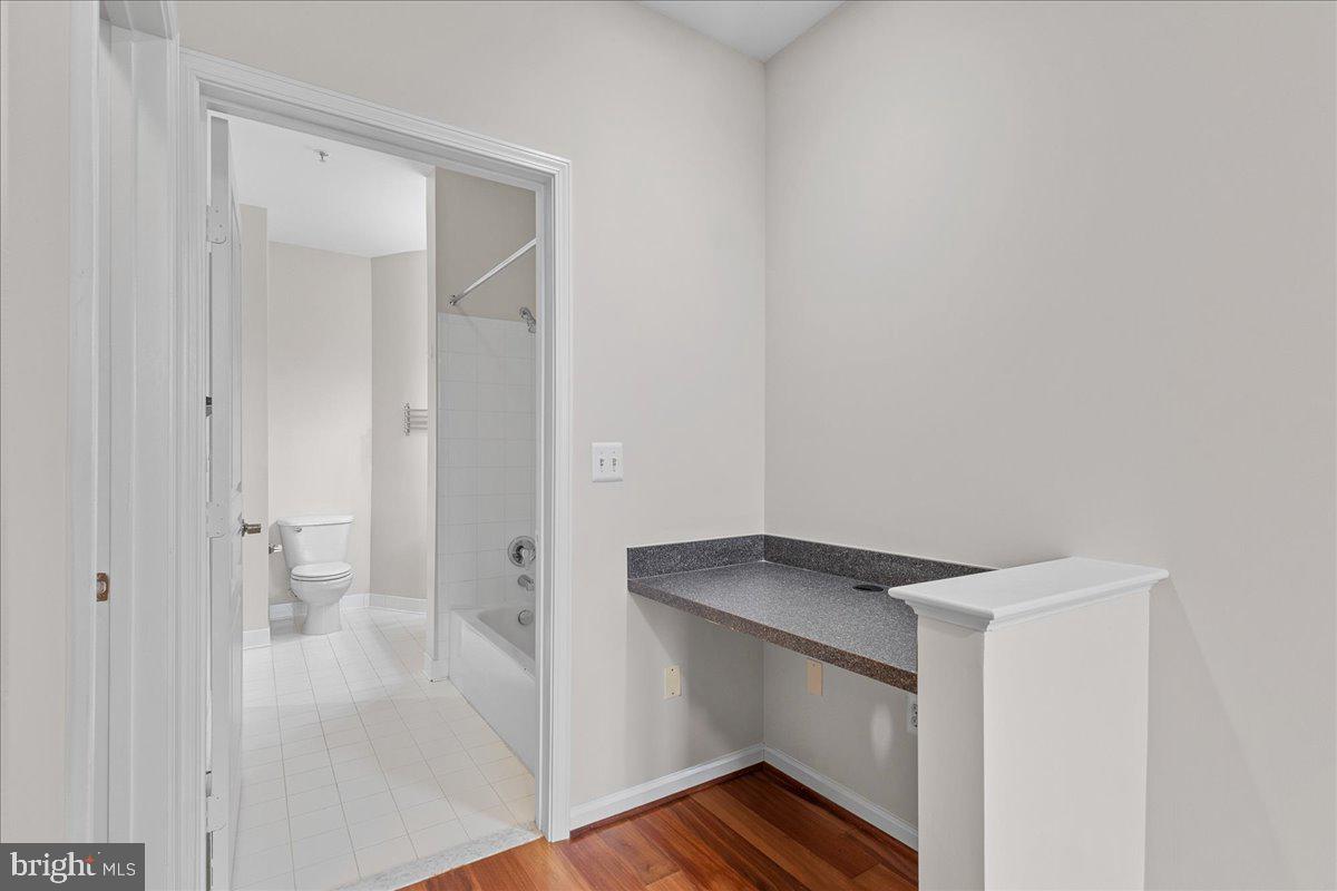 SAVOY AT RESTON TOWN CENTER - Residential