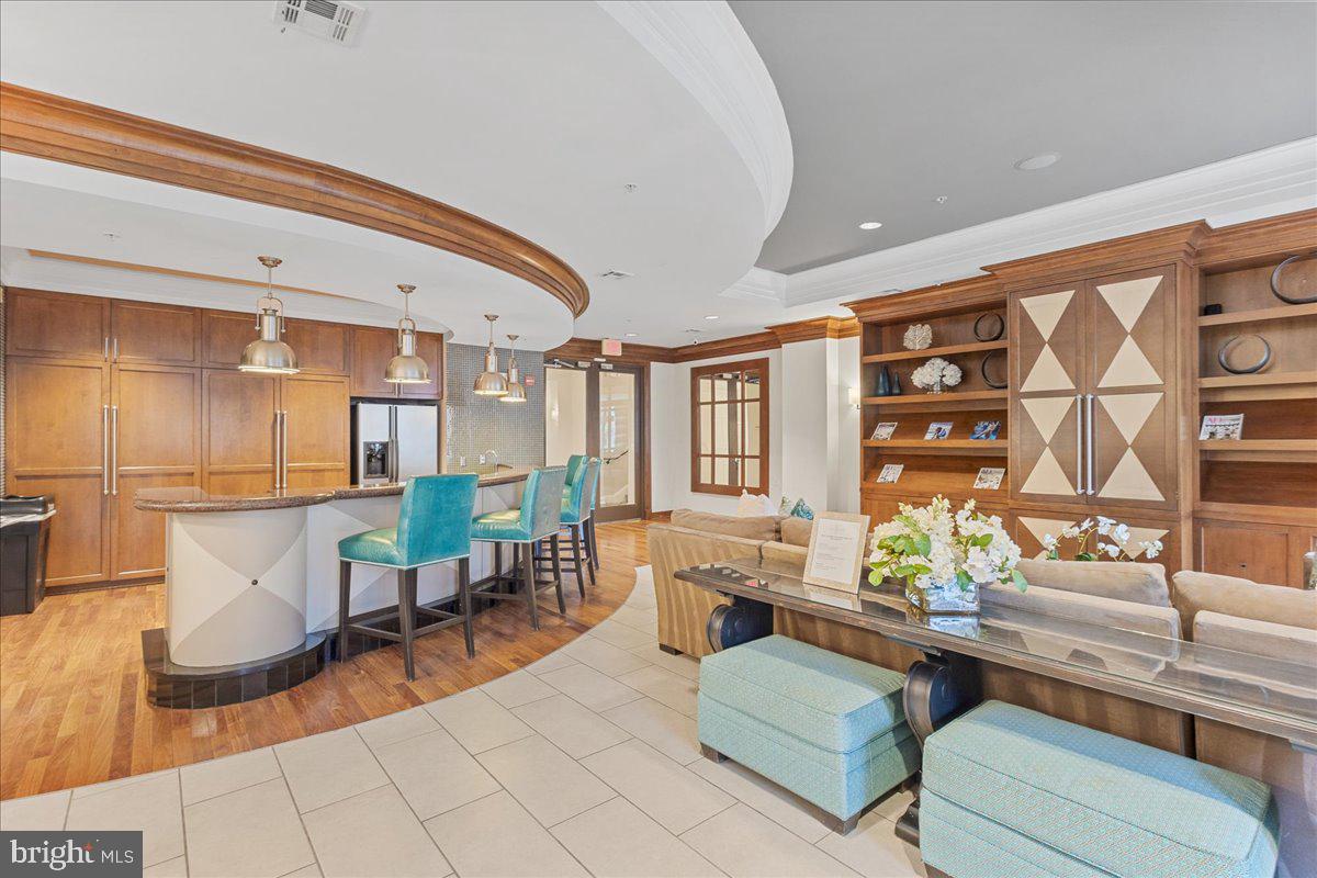 SAVOY AT RESTON TOWN CENTER - Residential