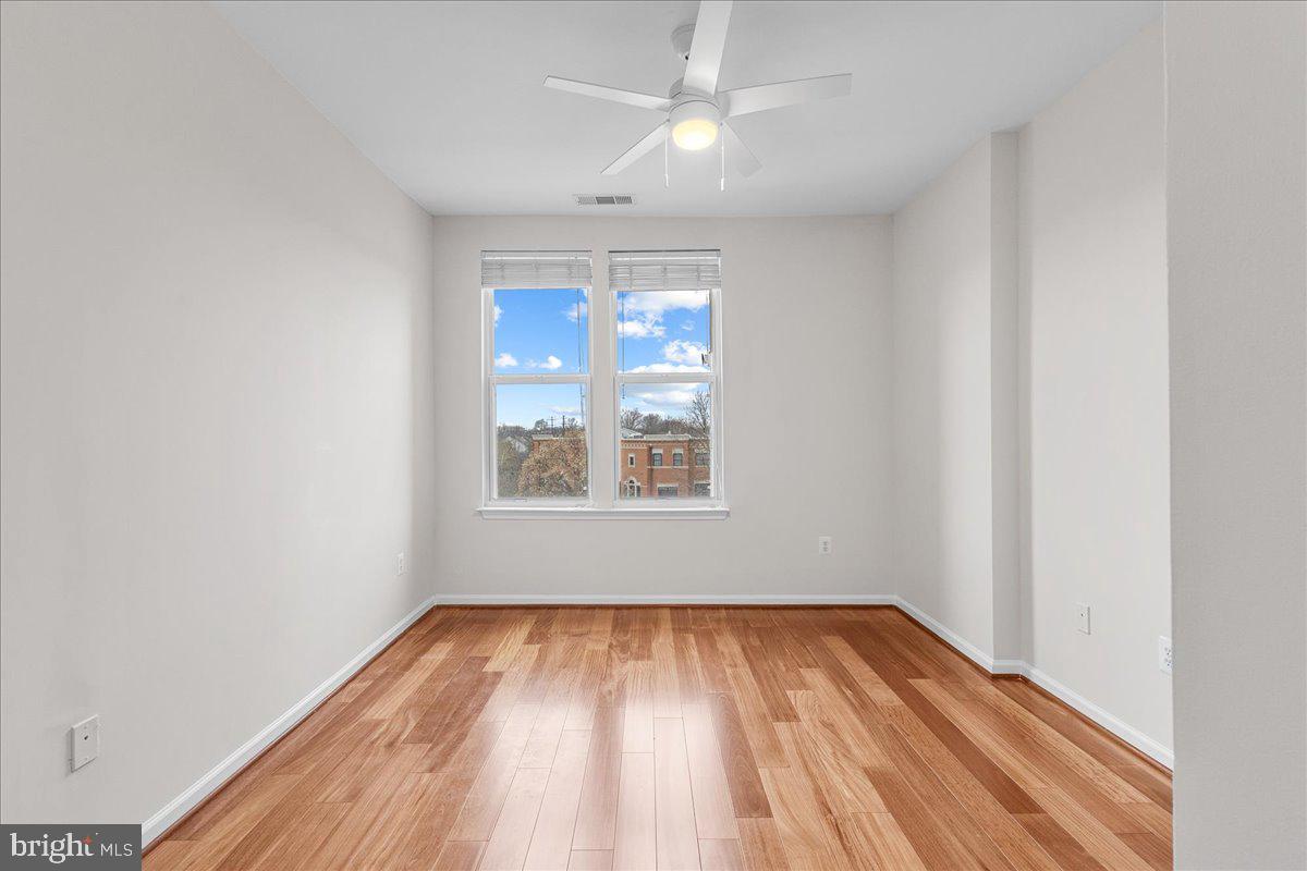 SAVOY AT RESTON TOWN CENTER - Residential