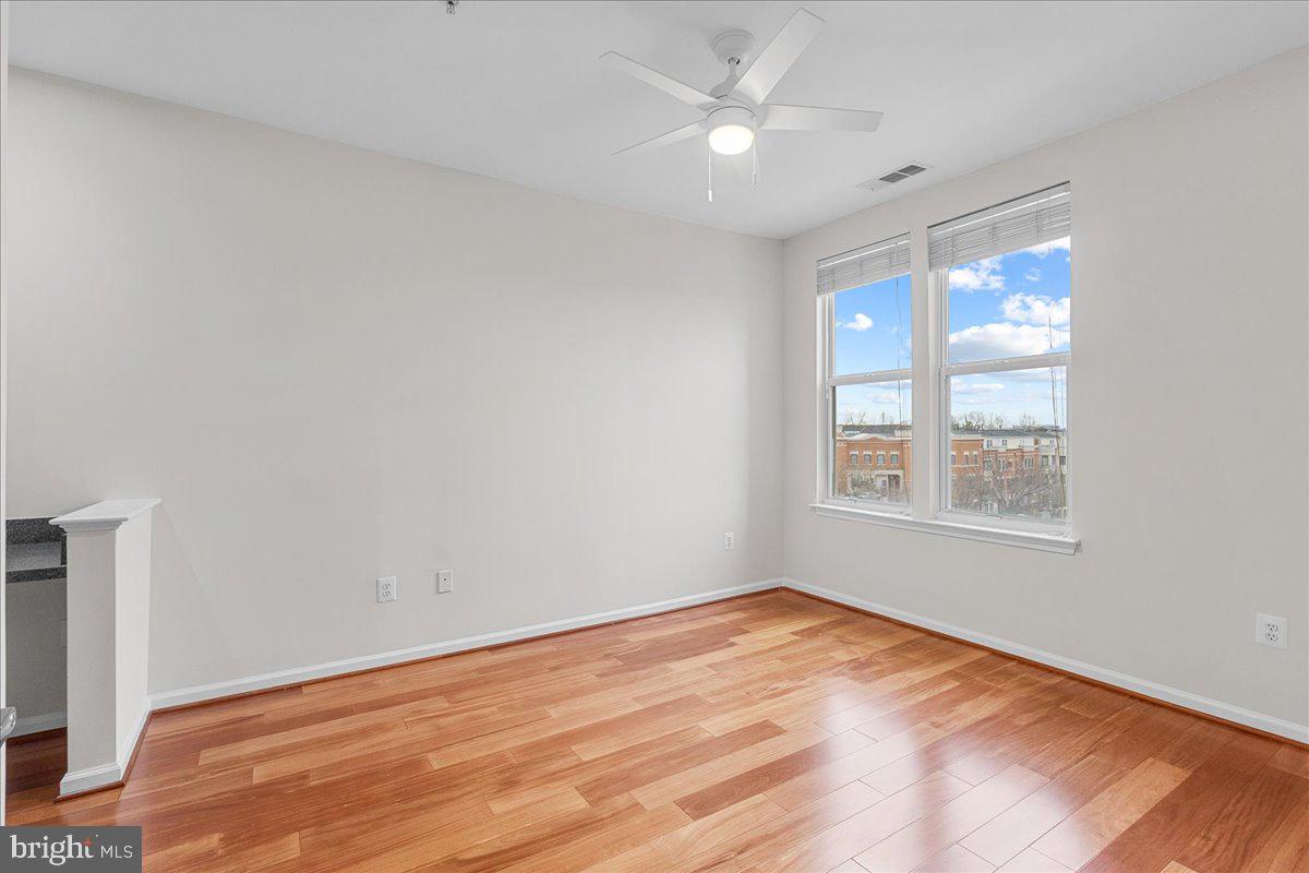 SAVOY AT RESTON TOWN CENTER - Residential