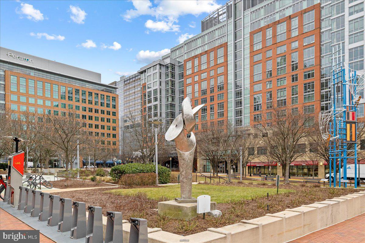 SAVOY AT RESTON TOWN CENTER - Residential