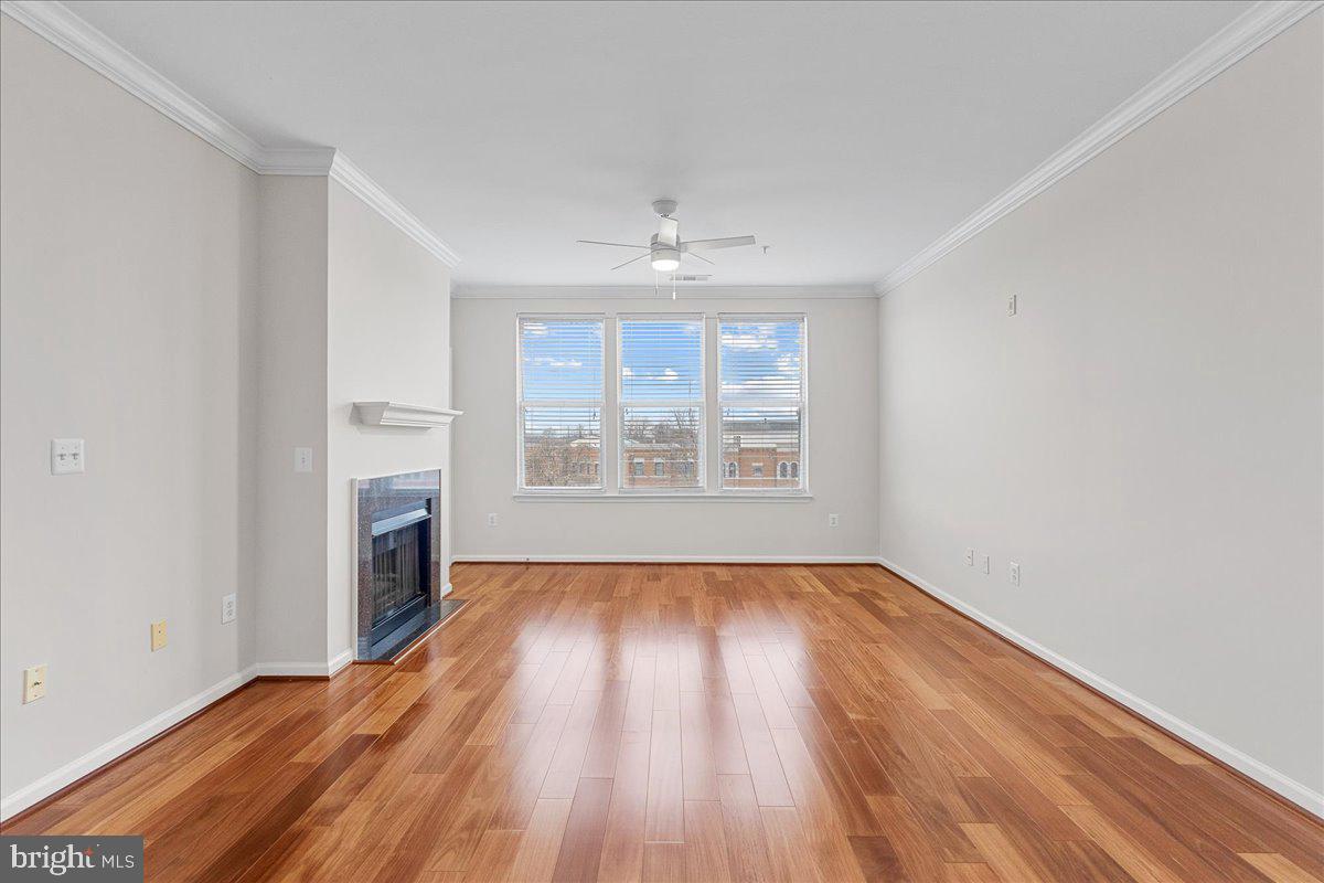 SAVOY AT RESTON TOWN CENTER - Residential