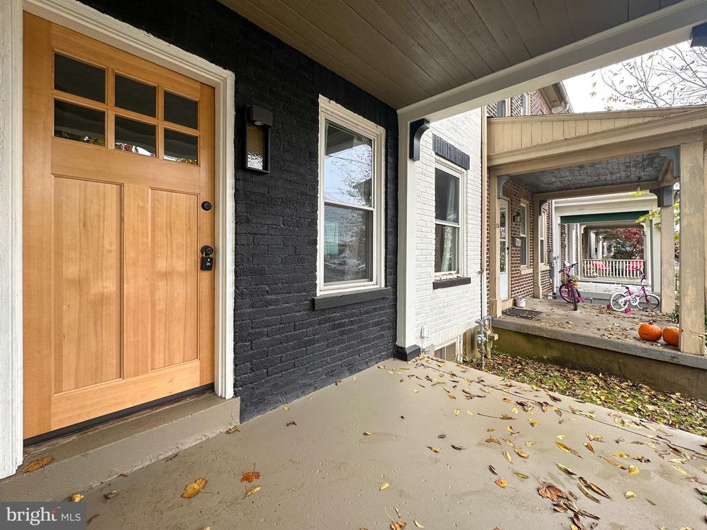 Photo of 536 E ROSS ST, LANCASTER, PA 17602 (MLS # PALA2027148)