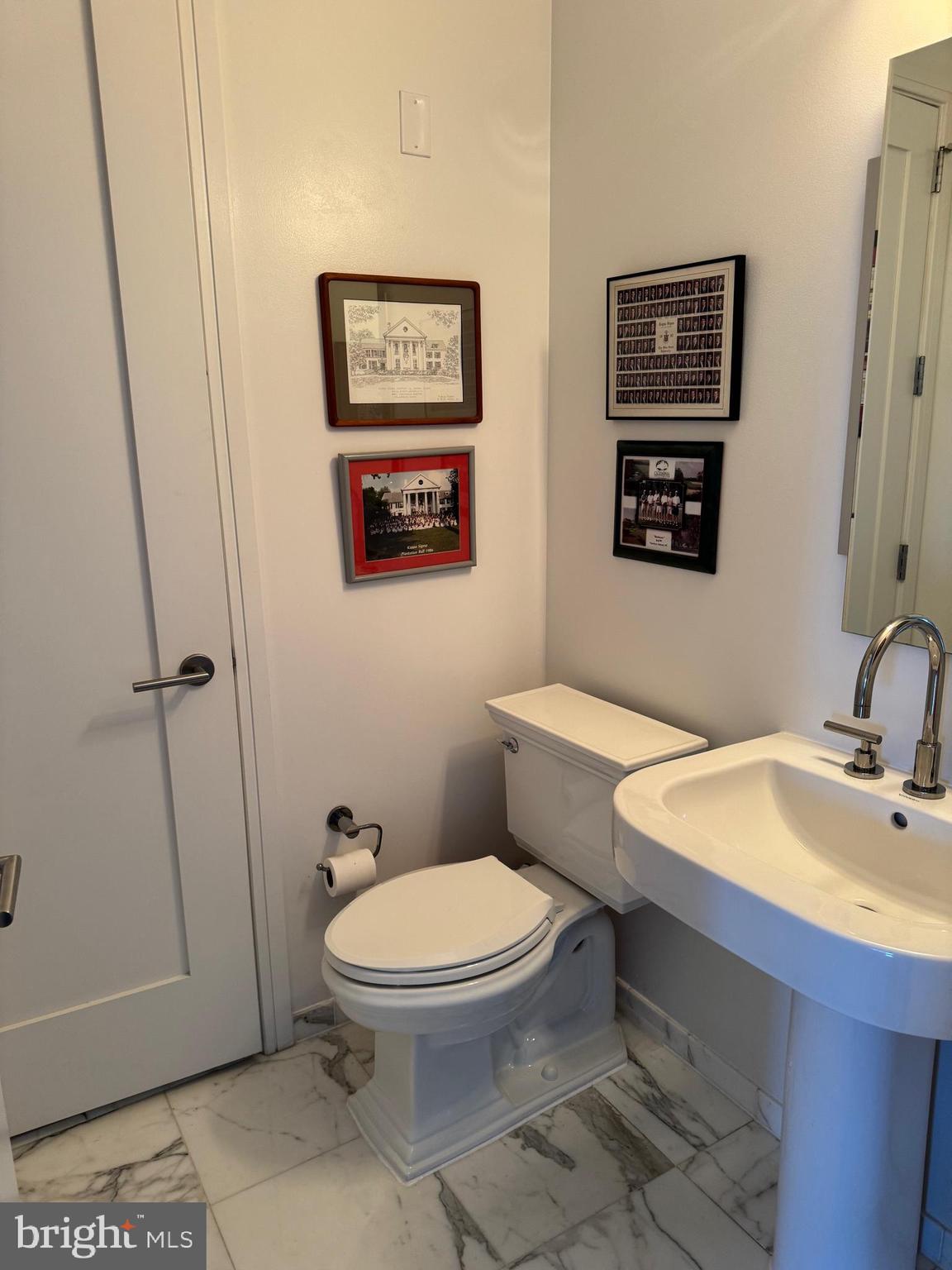 AVENUE OF THE ARTS - Residential Lease