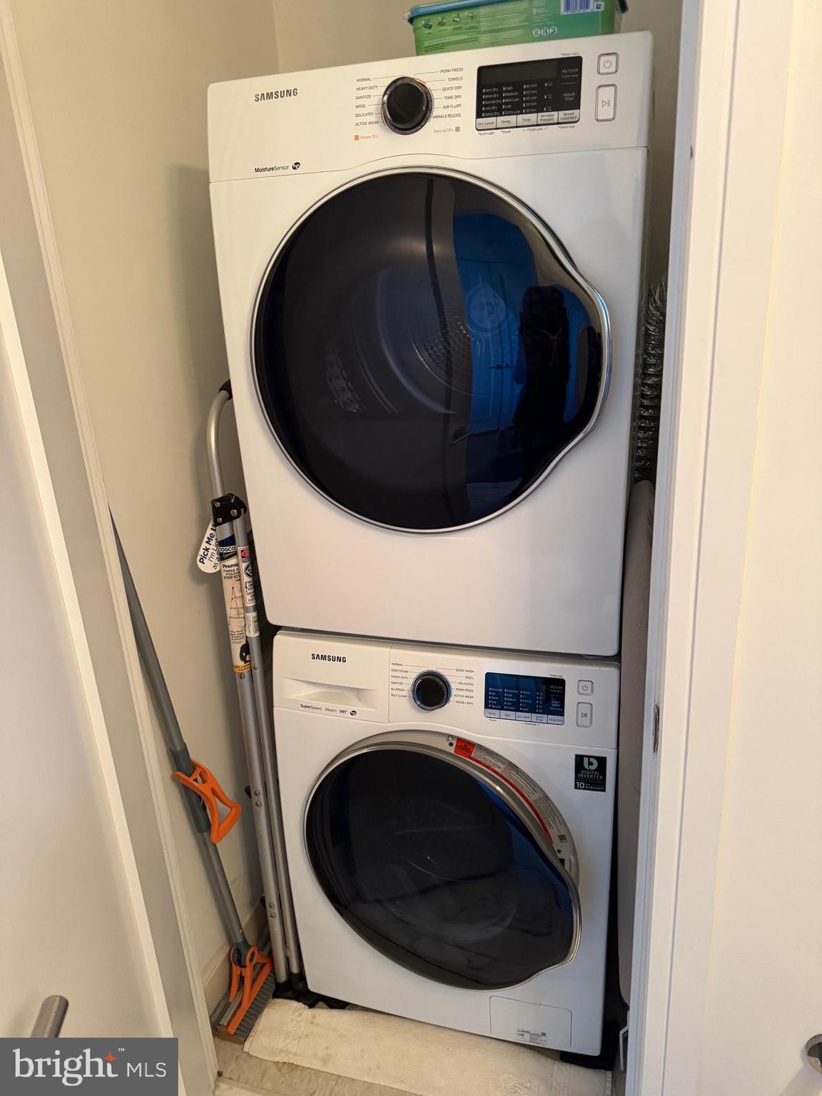 AVENUE OF THE ARTS - Residential Lease