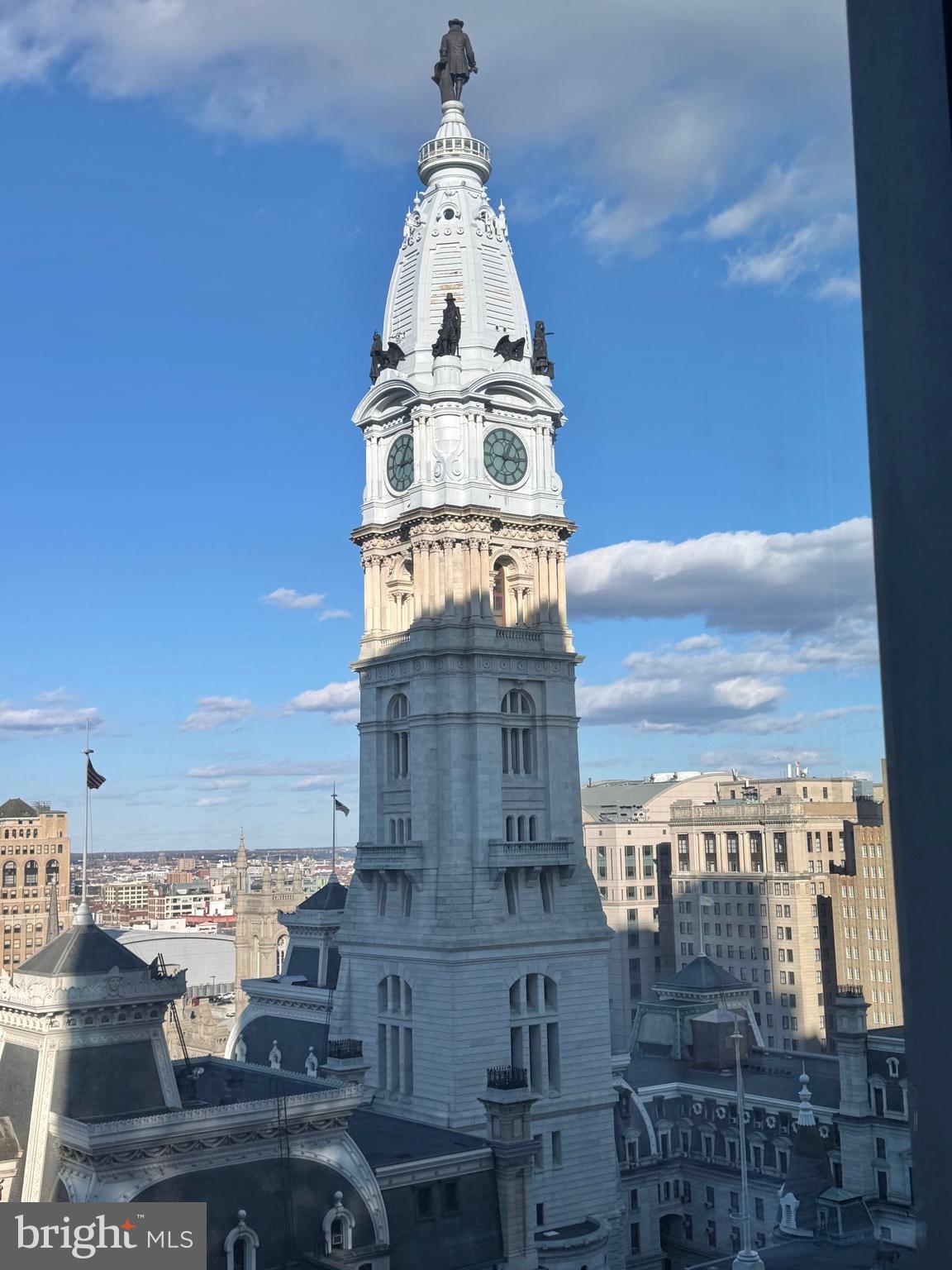 AVENUE OF THE ARTS - Residential Lease