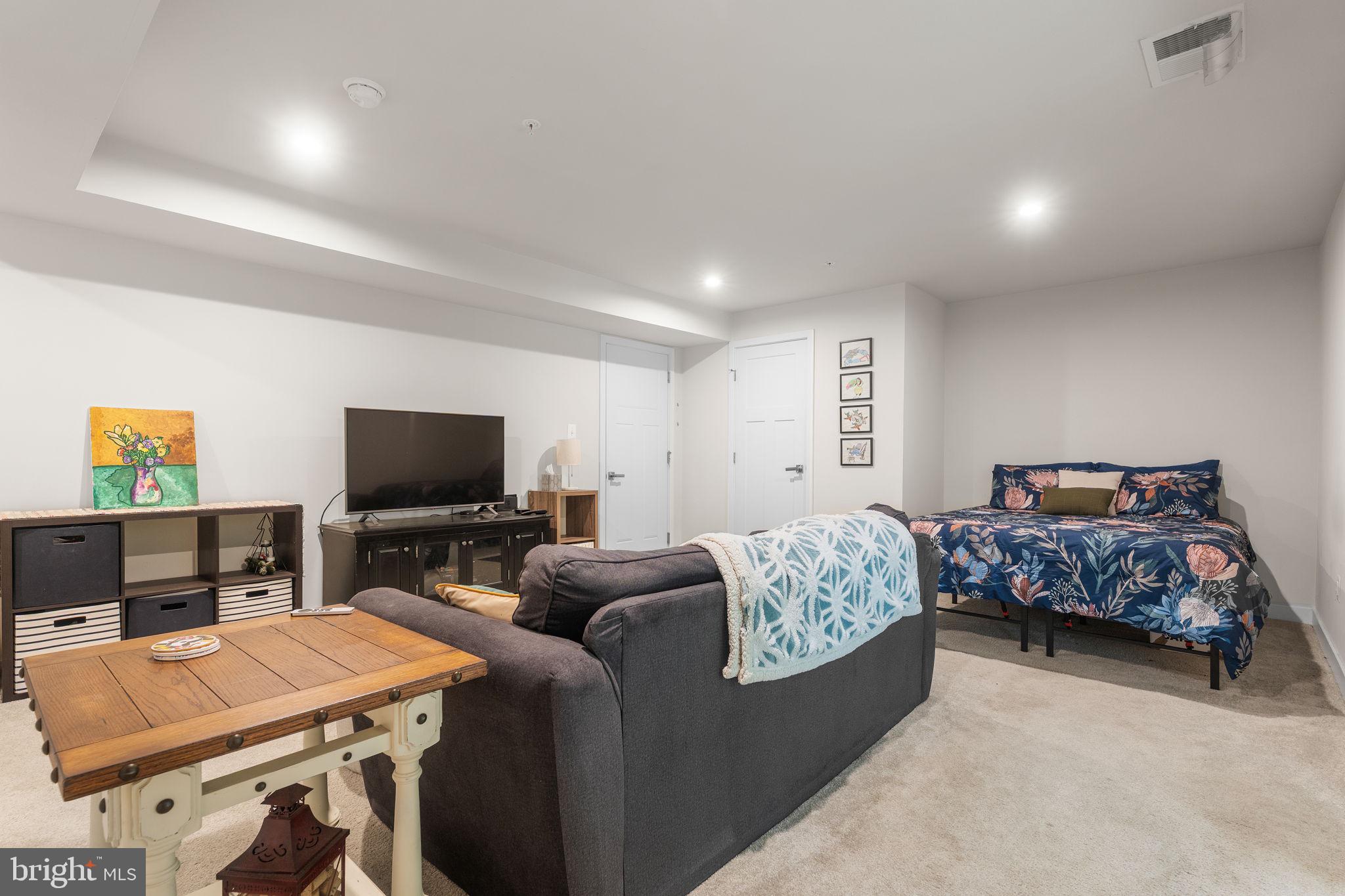 EDGEMERE/SPARROWS POINT - Residential