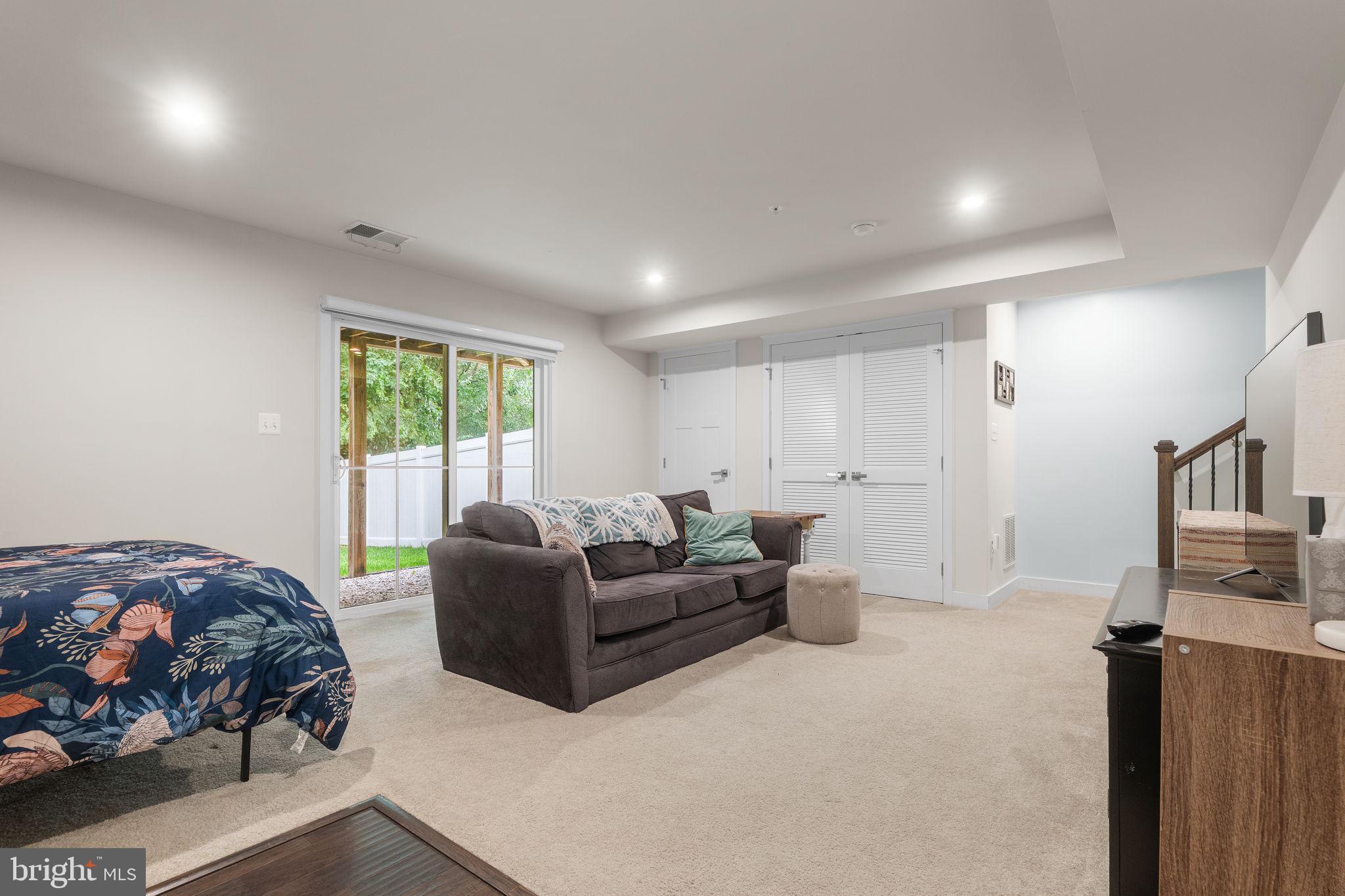 EDGEMERE/SPARROWS POINT - Residential