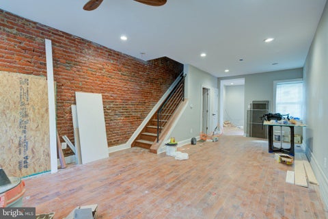 Townhouse For Sale - 2463 Amber Street<br/> Philadelphia County, PHILADELPHIA, PA 19125