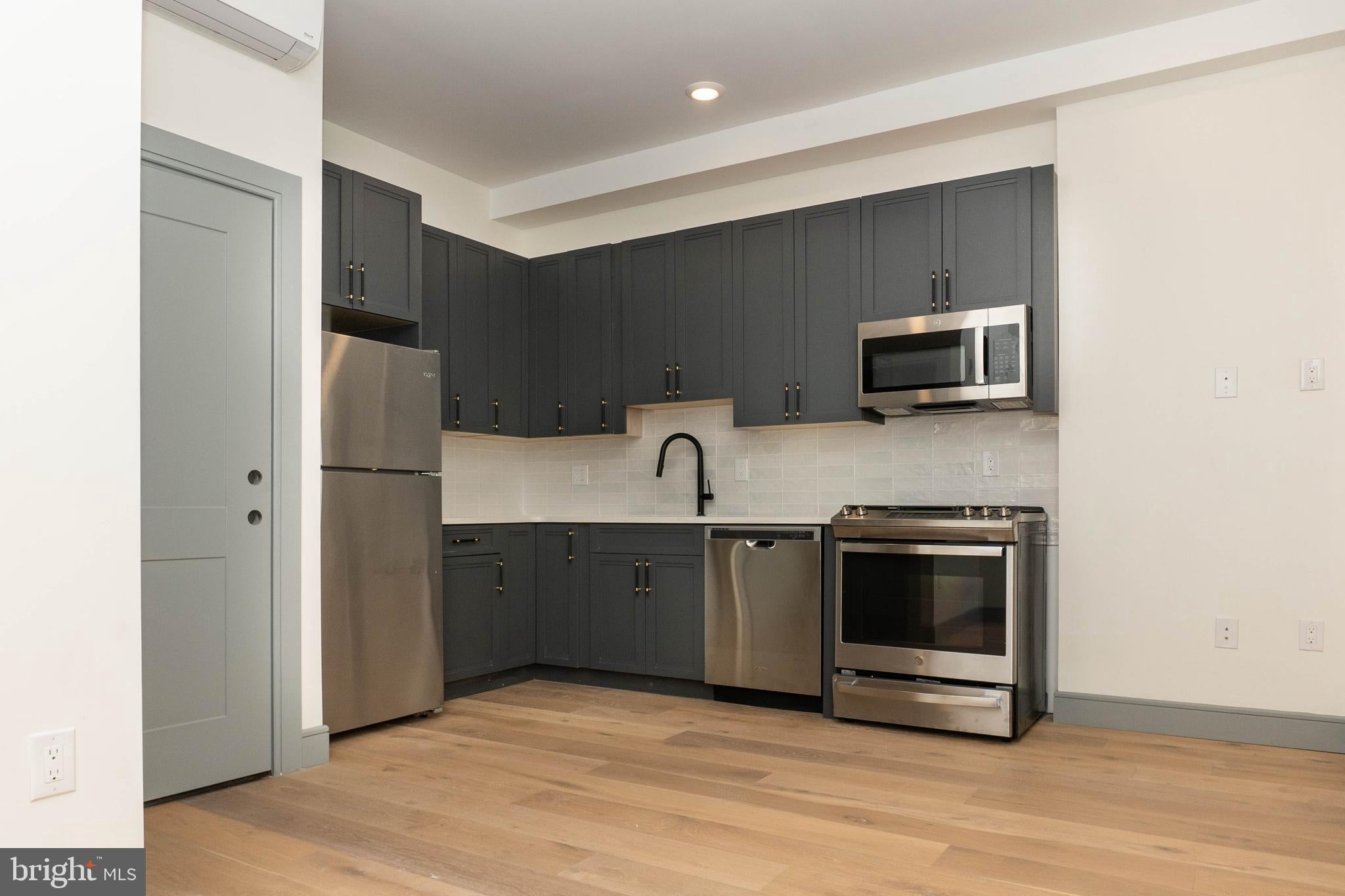 327 S 16TH STREET 2R